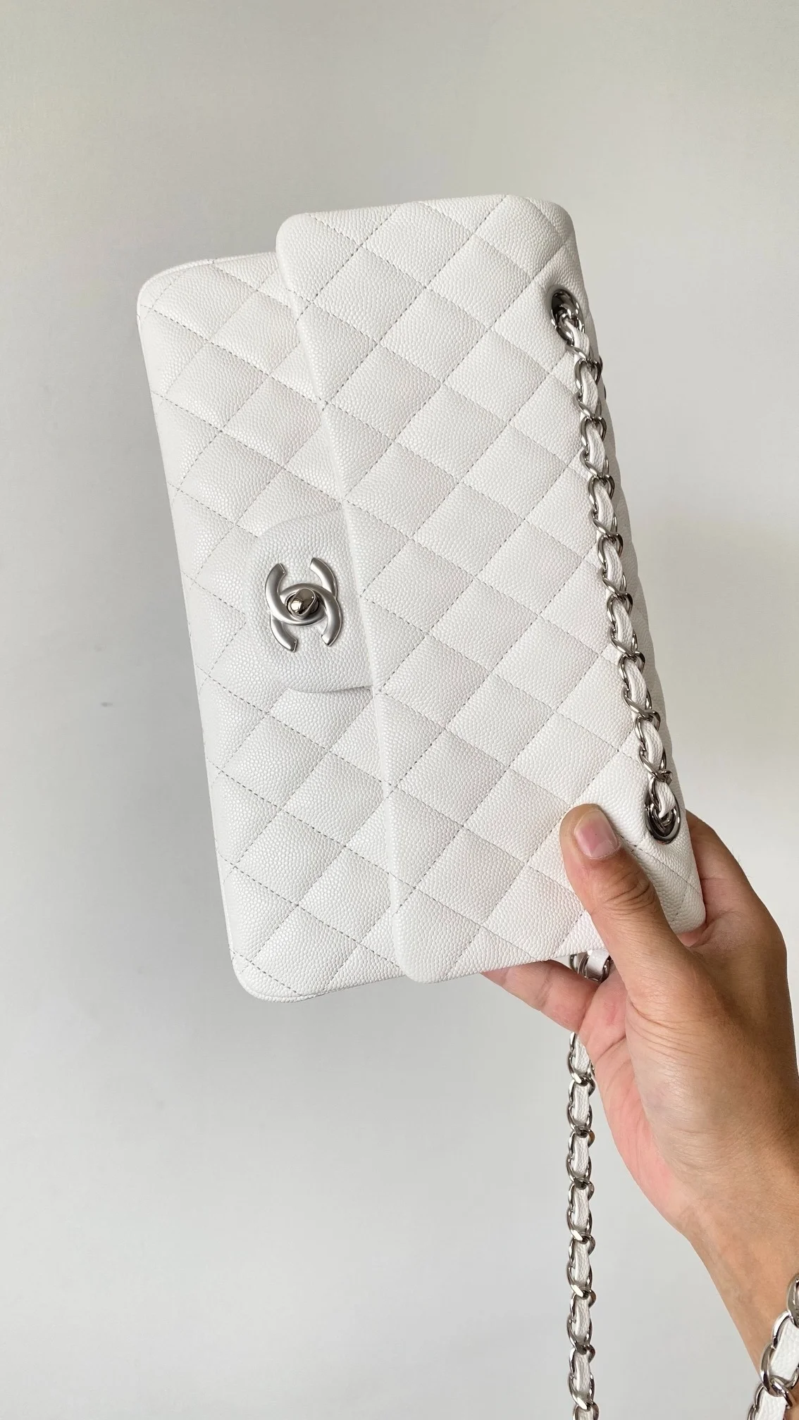 샤넬 클래식 미디움 캐비어 화이트 실버