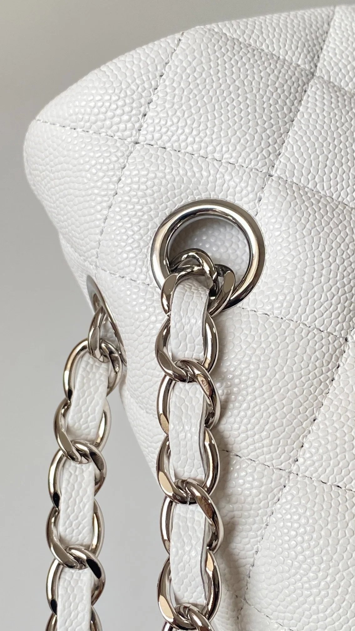 샤넬 클래식 미디움 캐비어 화이트 실버