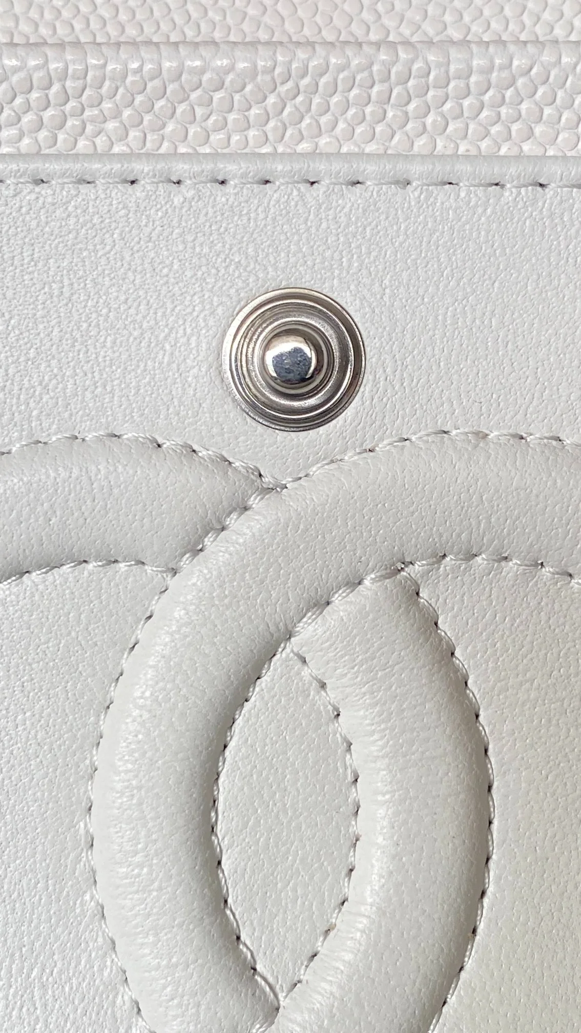 샤넬 클래식 미디움 캐비어 화이트 실버