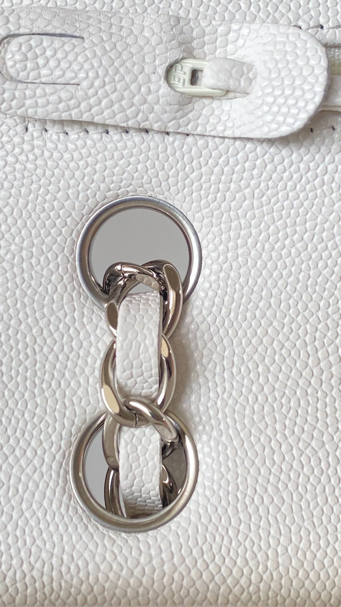 샤넬 클래식 미디움 캐비어 화이트 실버