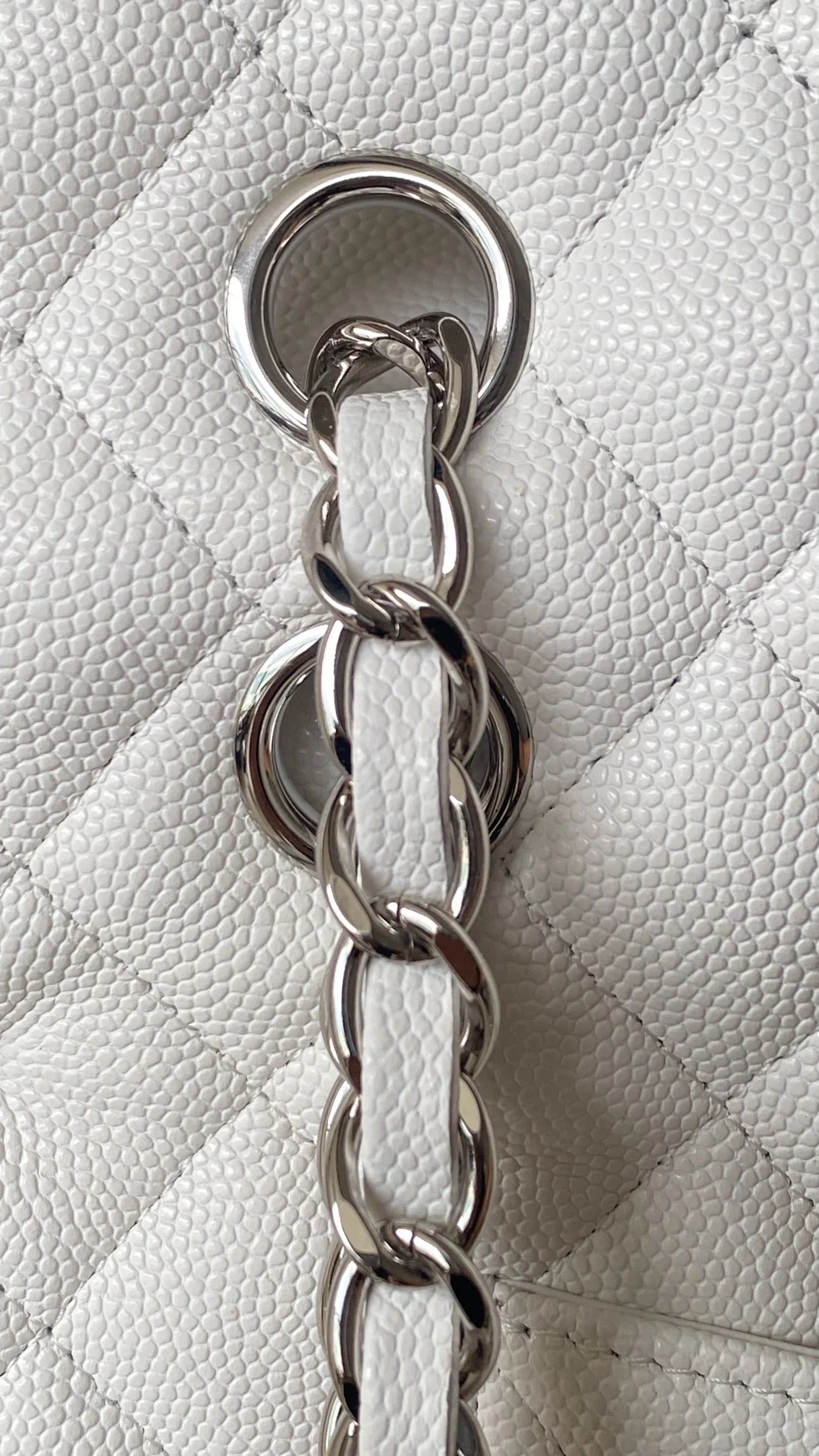 샤넬 클래식 미디움 캐비어 화이트 실버