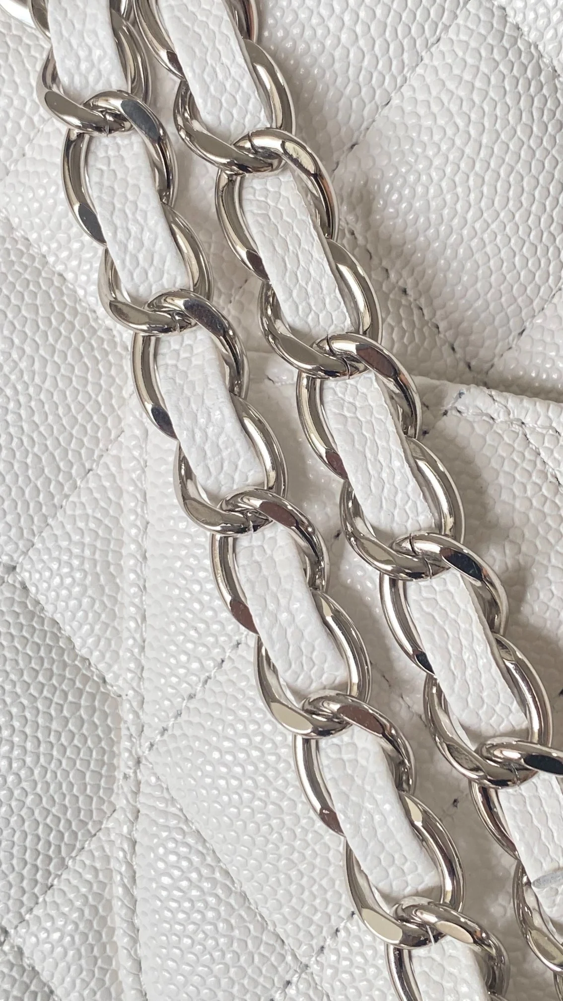 샤넬 클래식 미디움 캐비어 화이트 실버