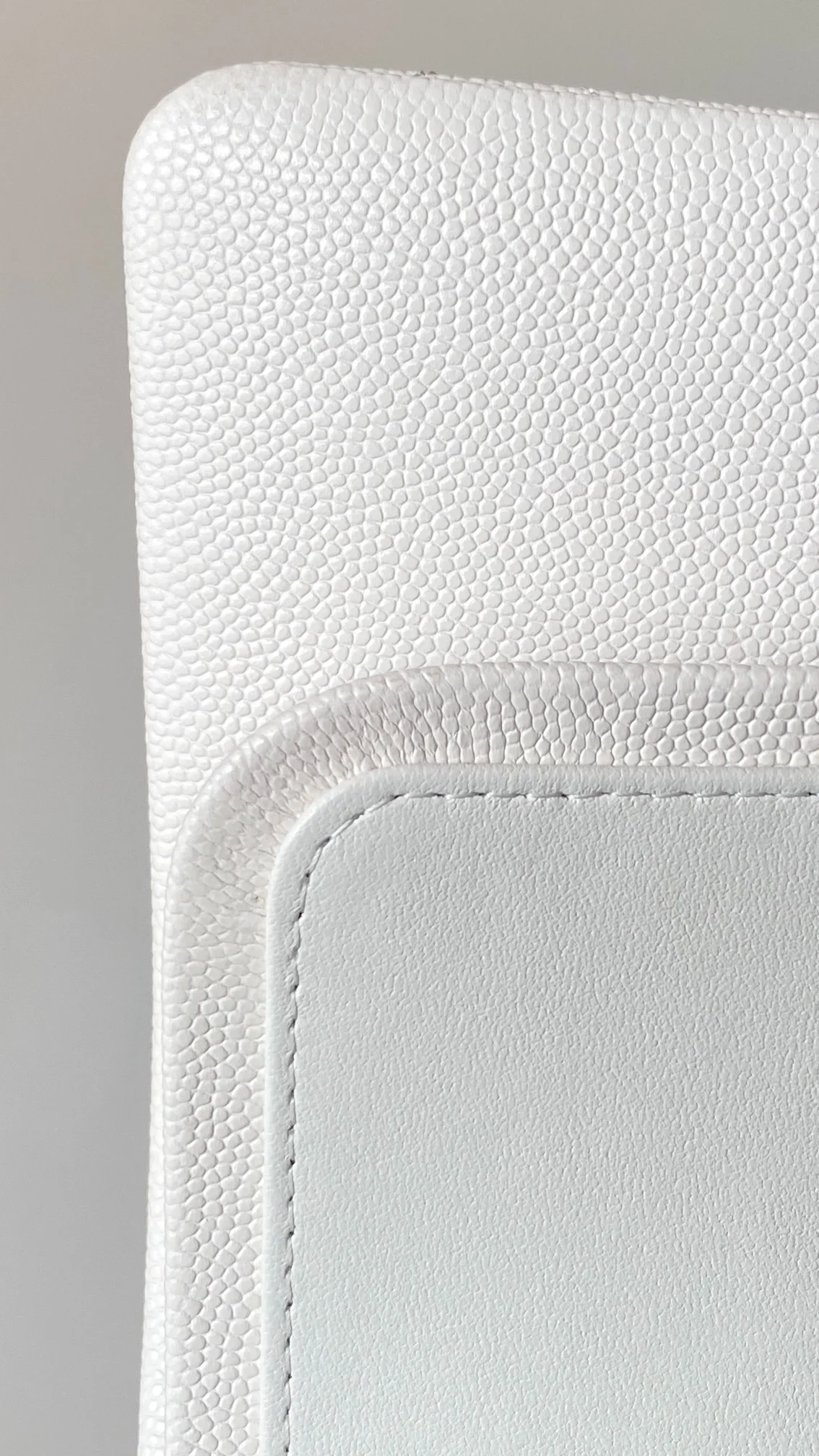 샤넬 클래식 미디움 캐비어 화이트 실버