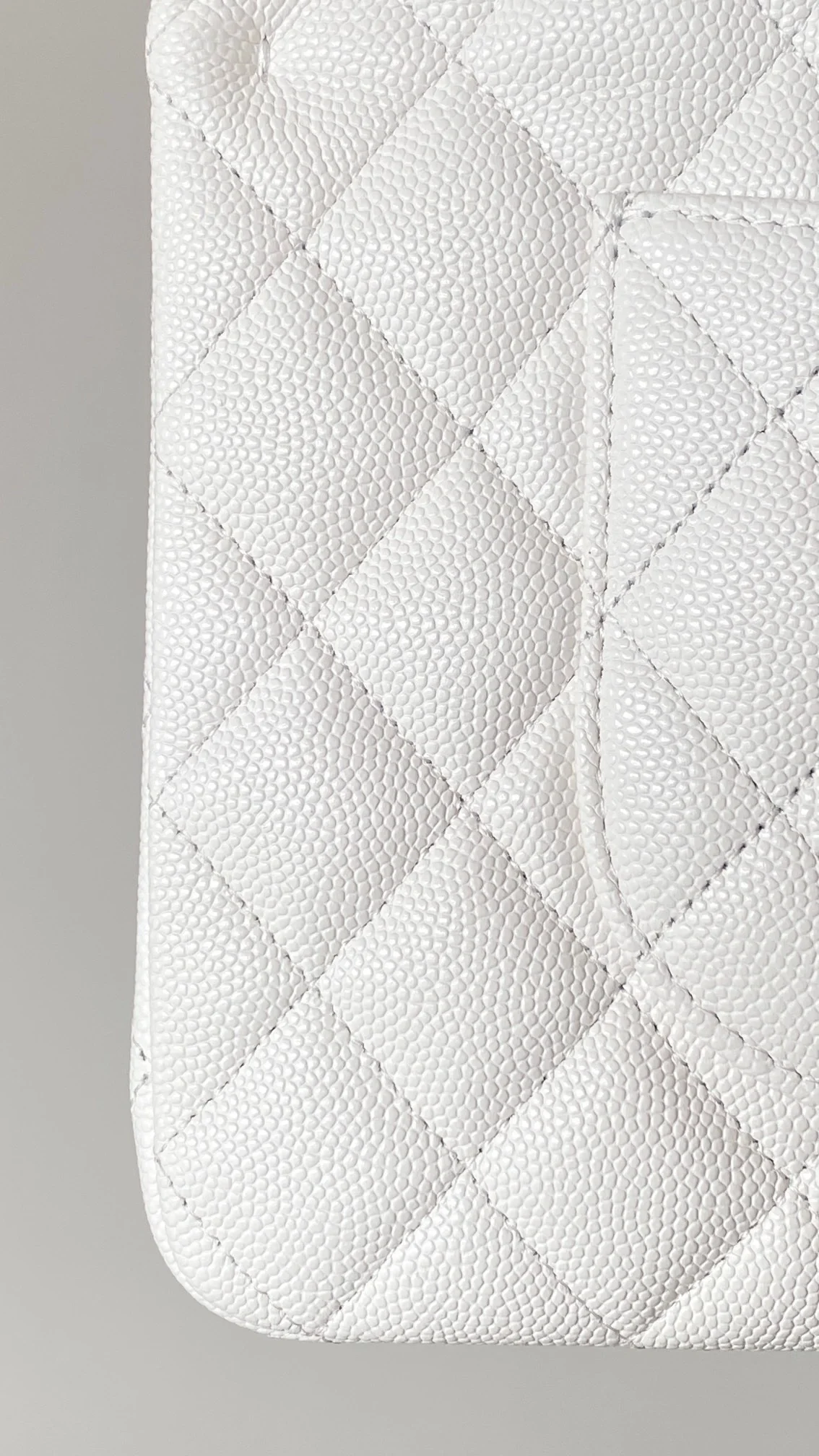 샤넬 클래식 미디움 캐비어 화이트 실버