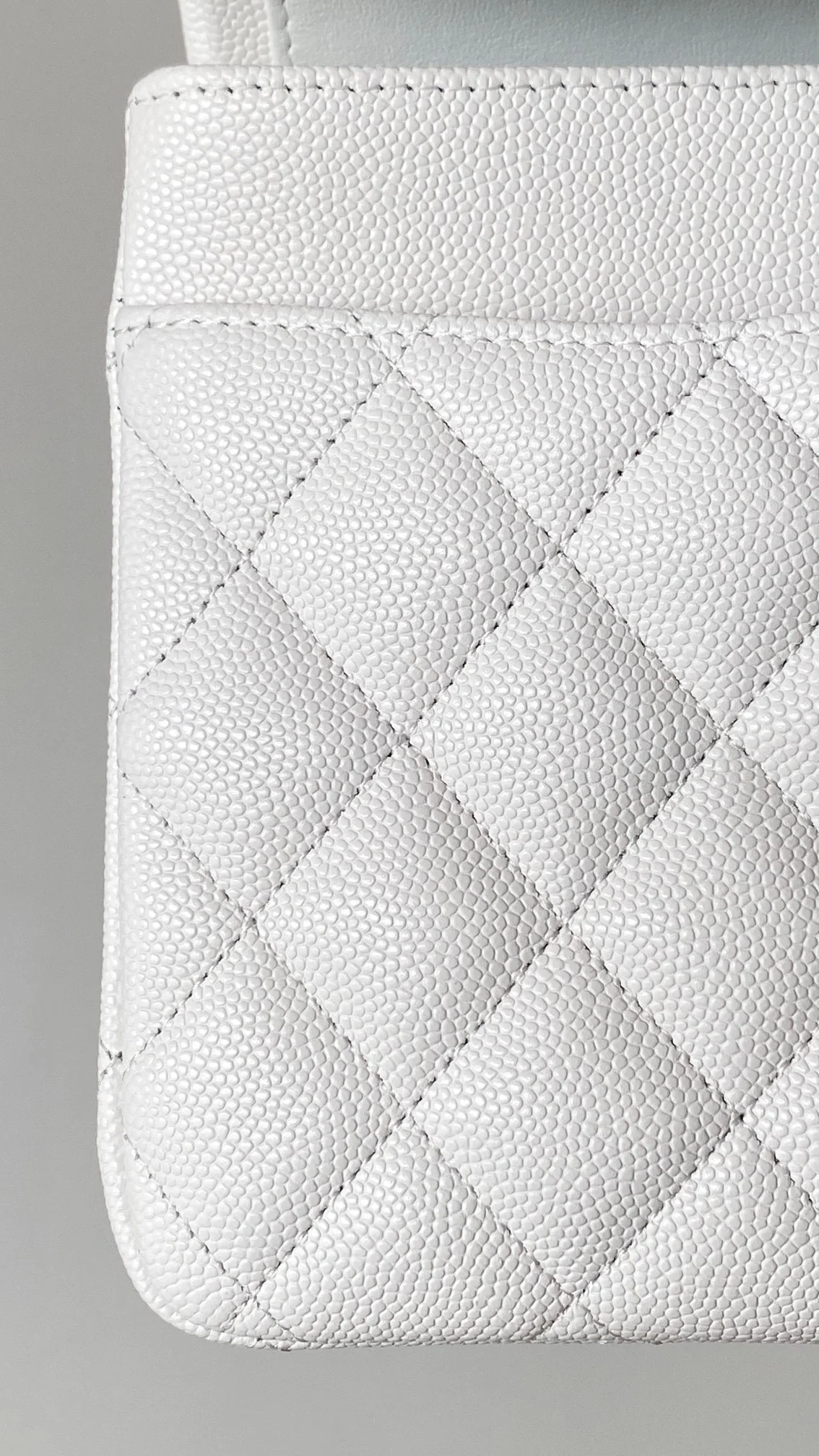 샤넬 클래식 미디움 캐비어 화이트 실버