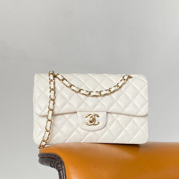 샤넬 클래식 스몰 캐비어 화이트 골드