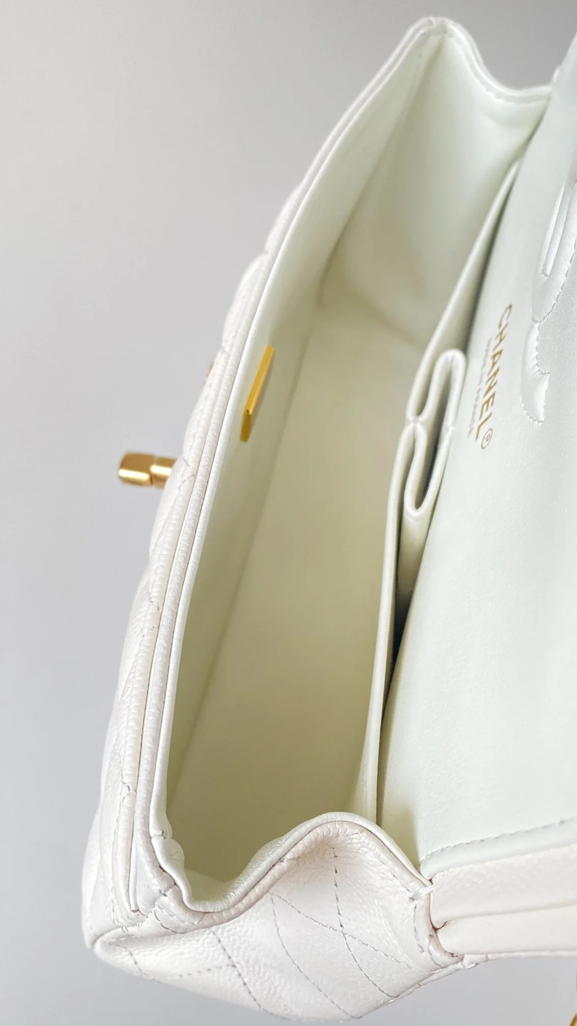 샤넬 클래식 스몰 캐비어 화이트 골드