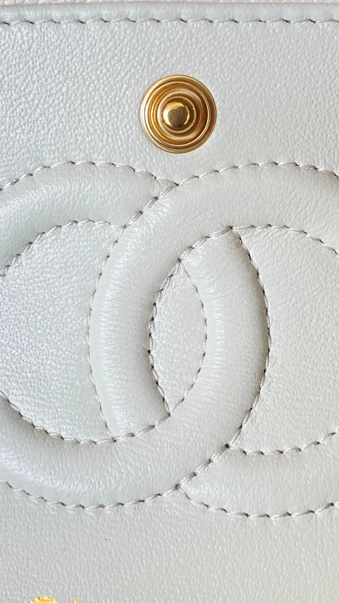 샤넬 클래식 스몰 캐비어 화이트 골드