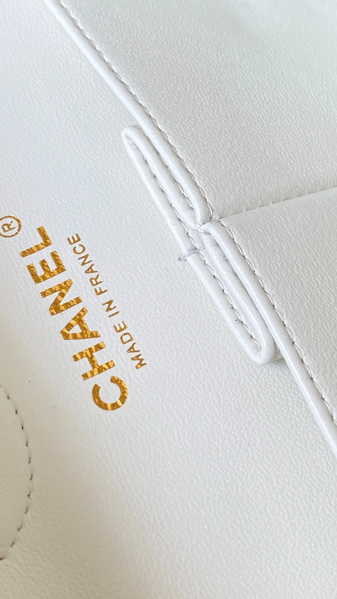 샤넬 클래식 스몰 캐비어 화이트 골드