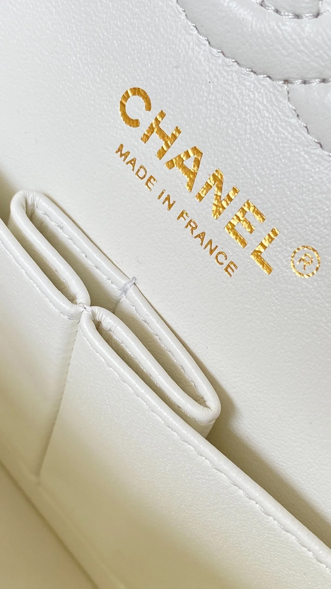 샤넬 클래식 스몰 캐비어 화이트 골드