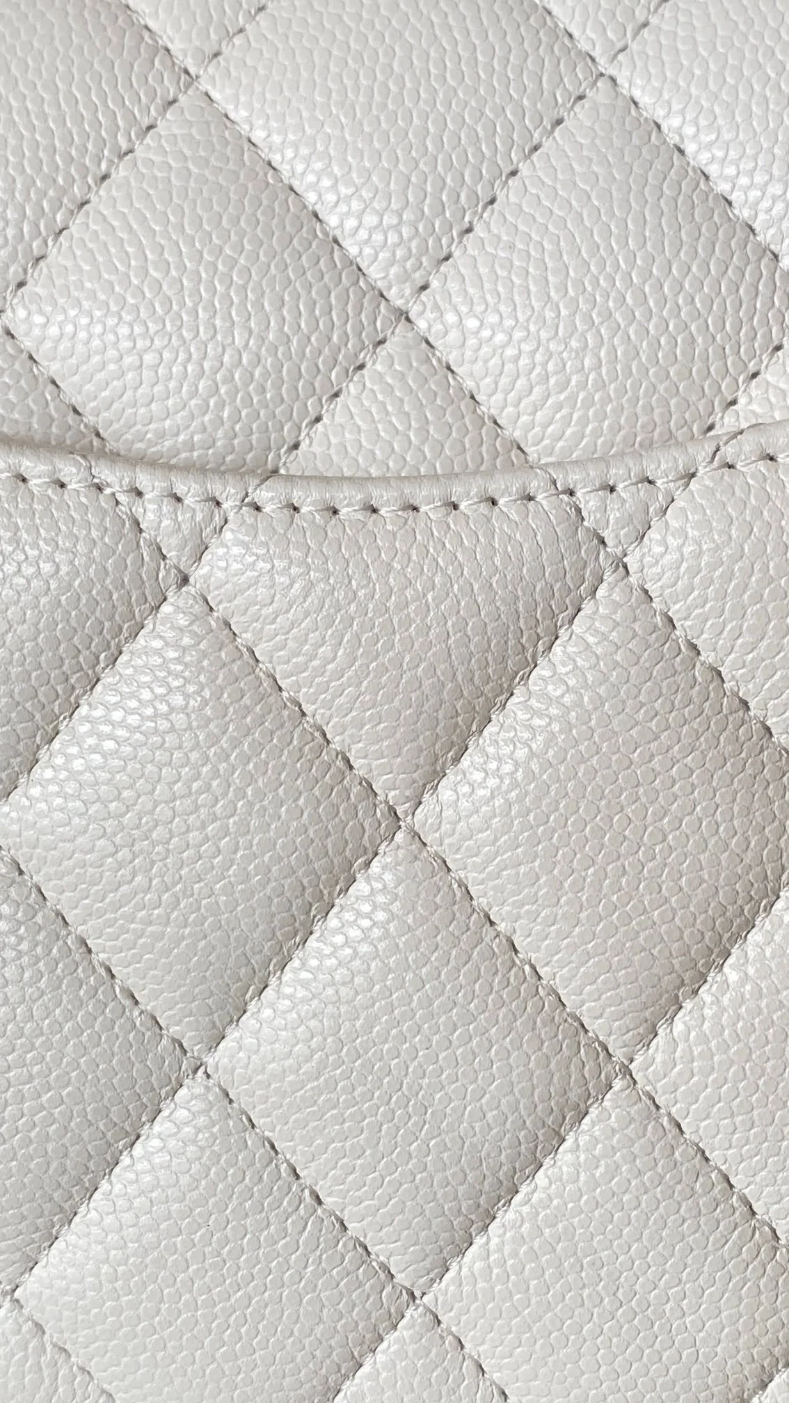 샤넬 클래식 스몰 캐비어 화이트 골드