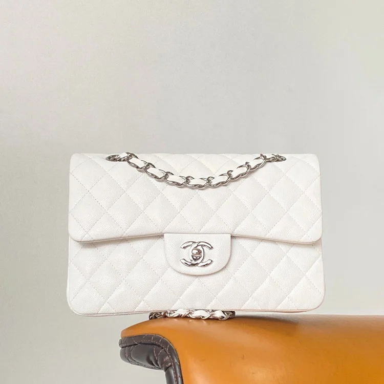 샤넬 클래식 스몰 캐비어 화이트 실버