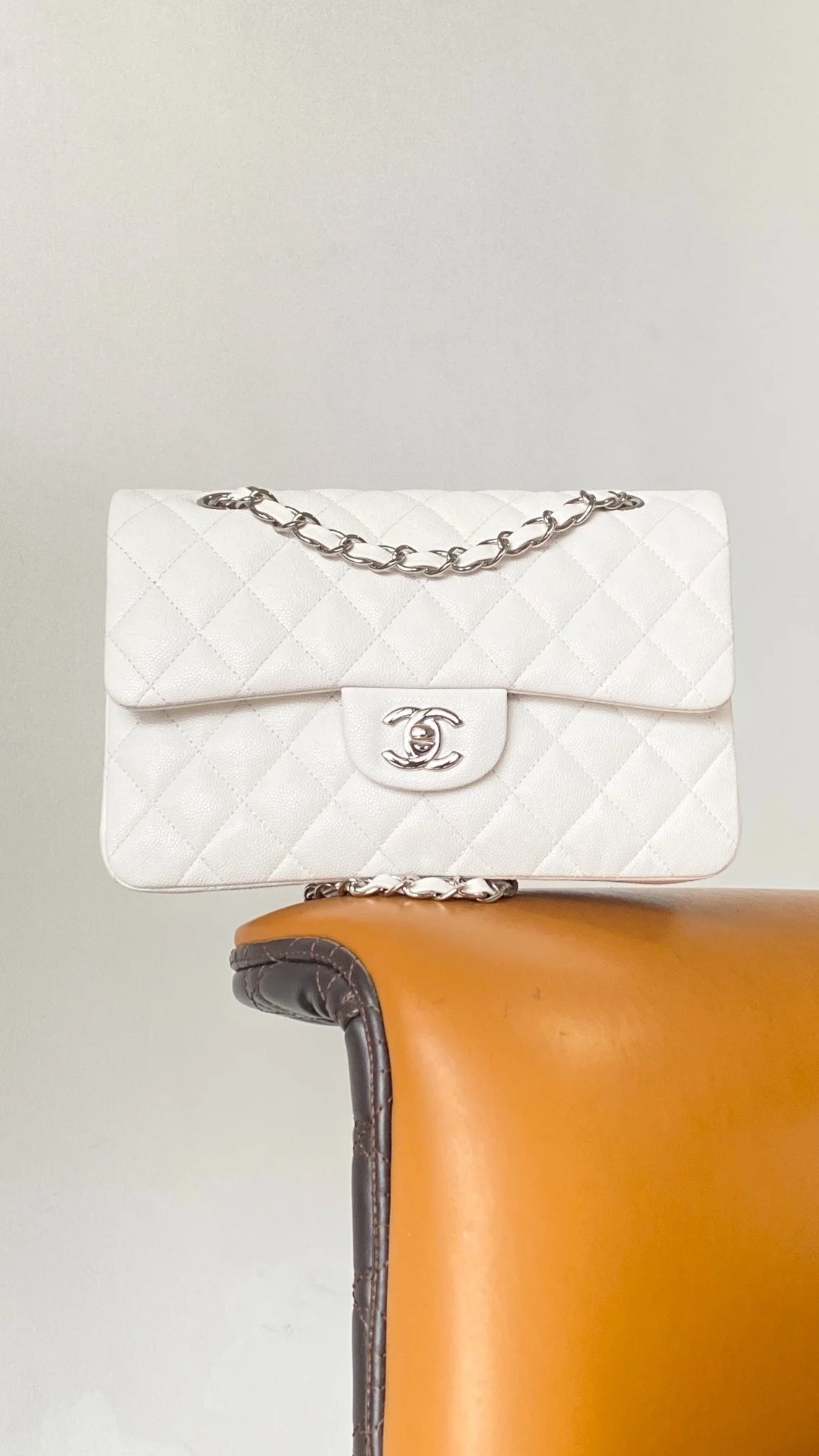 샤넬 클래식 스몰 캐비어 화이트 실버