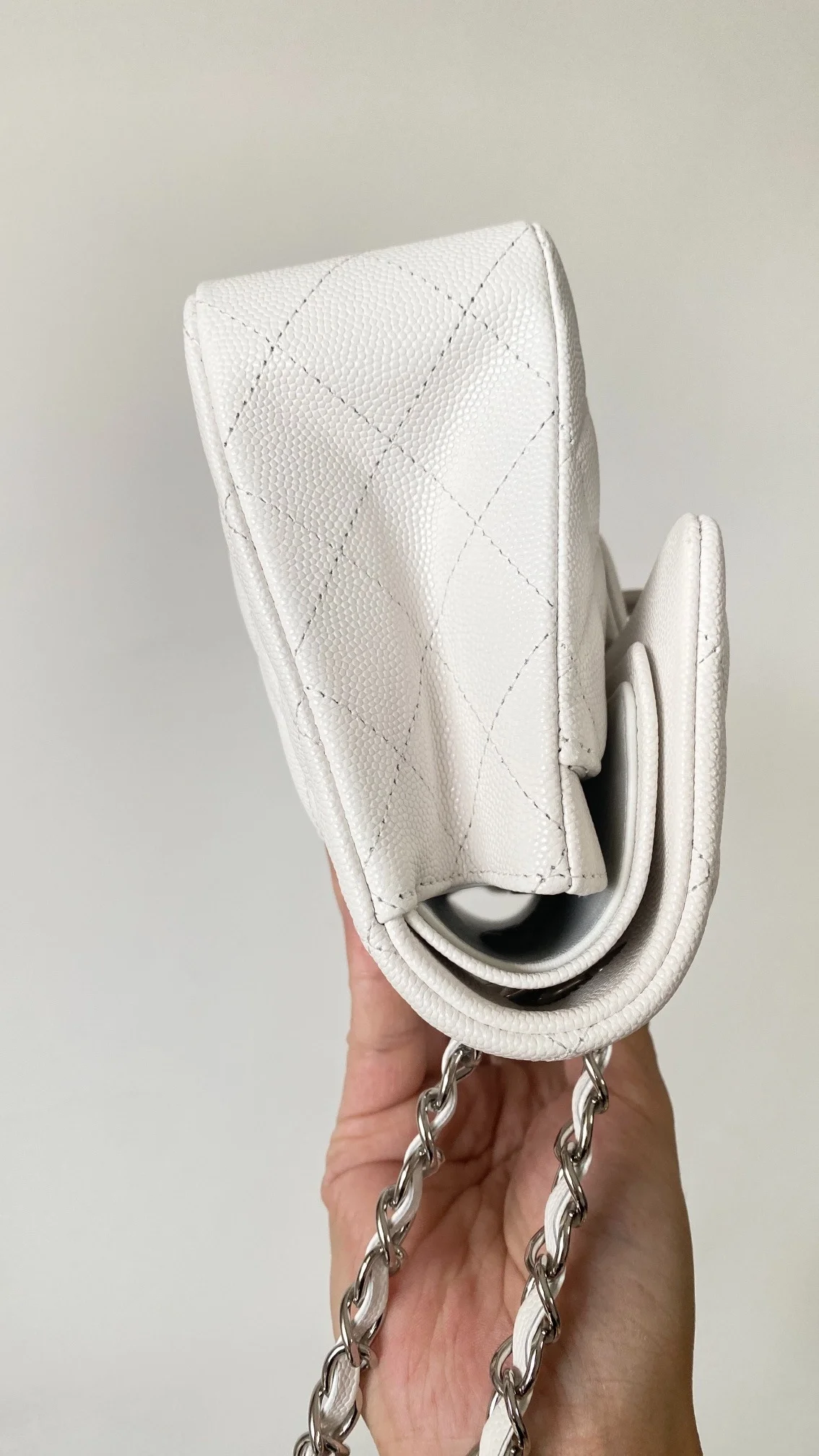 샤넬 클래식 스몰 캐비어 화이트 실버