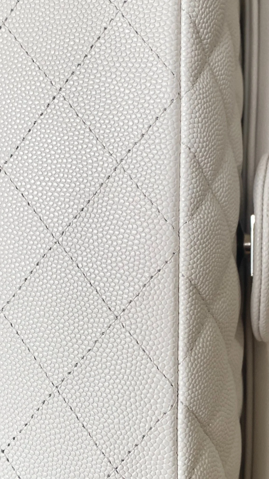 샤넬 클래식 스몰 캐비어 화이트 실버