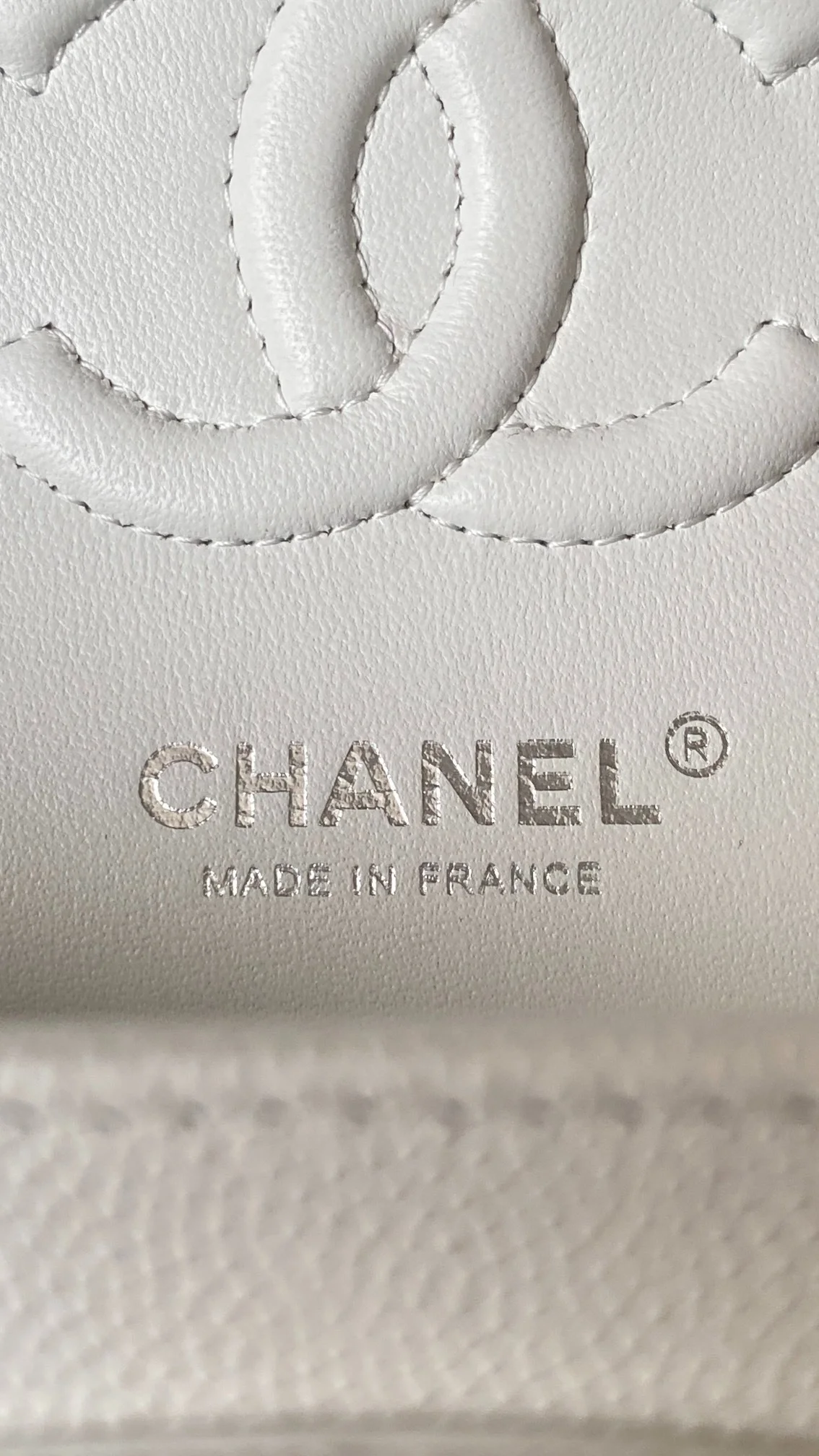 샤넬 클래식 스몰 캐비어 화이트 실버