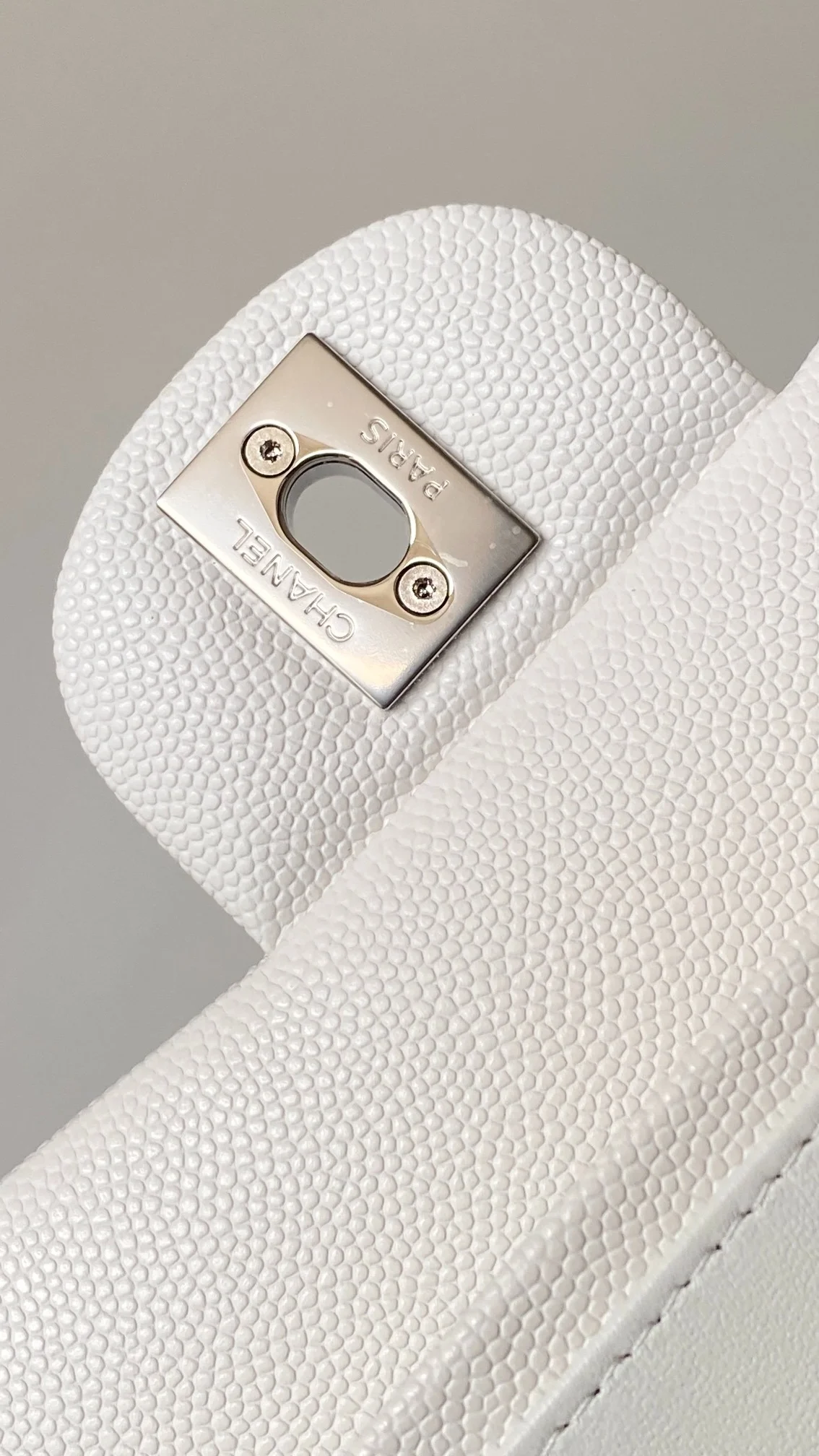 샤넬 클래식 스몰 캐비어 화이트 실버