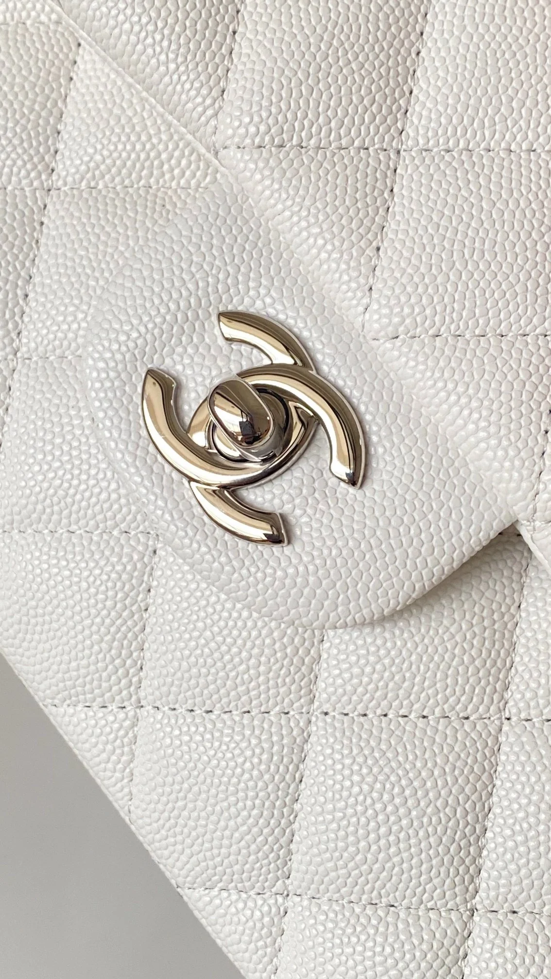 샤넬 클래식 스몰 캐비어 화이트 실버