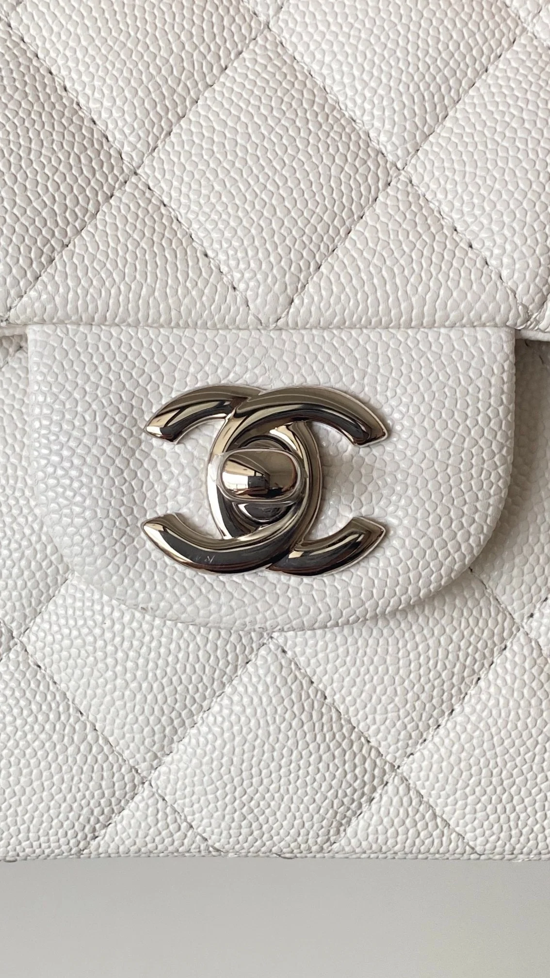 샤넬 클래식 스몰 캐비어 화이트 실버