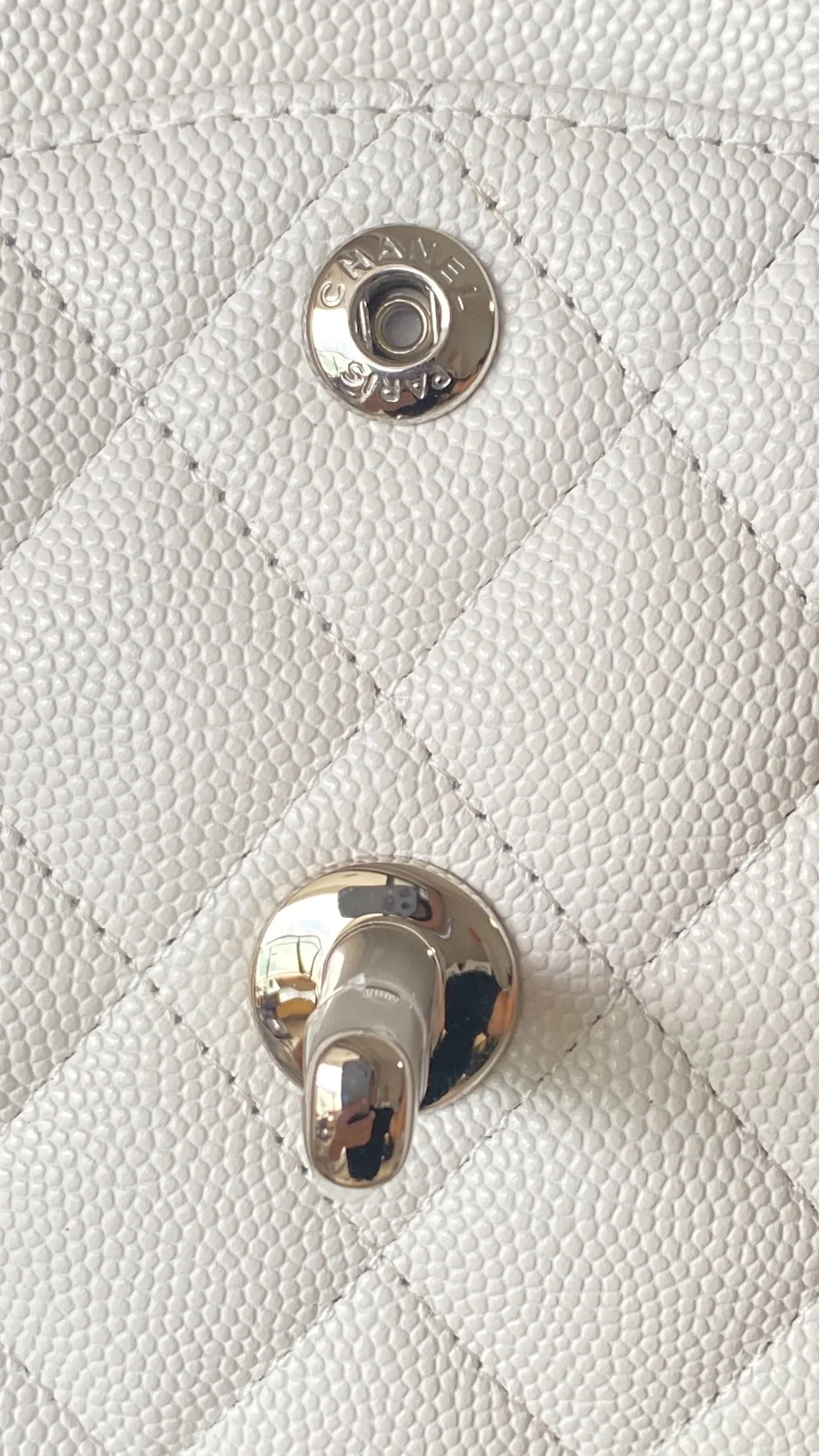 샤넬 클래식 스몰 캐비어 화이트 실버