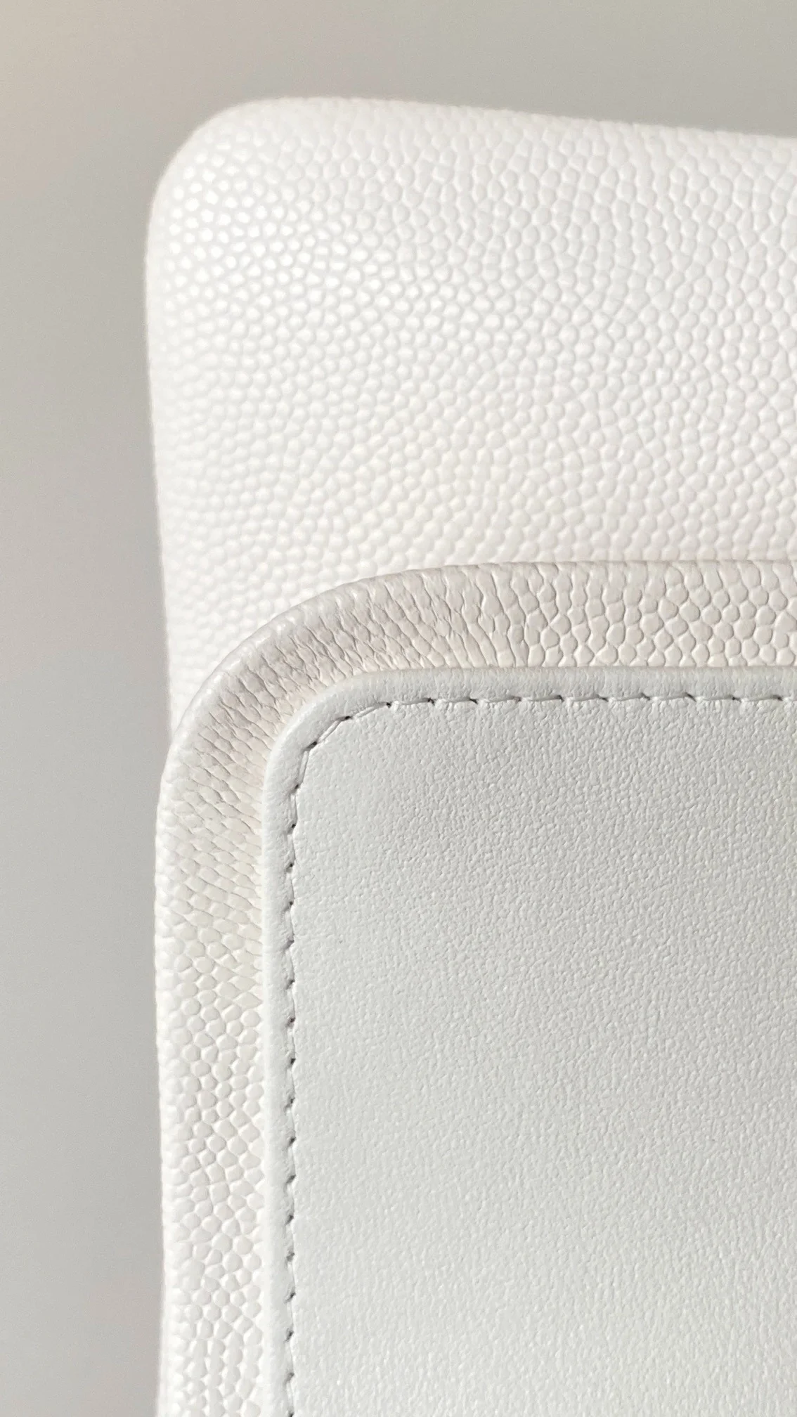 샤넬 클래식 스몰 캐비어 화이트 실버