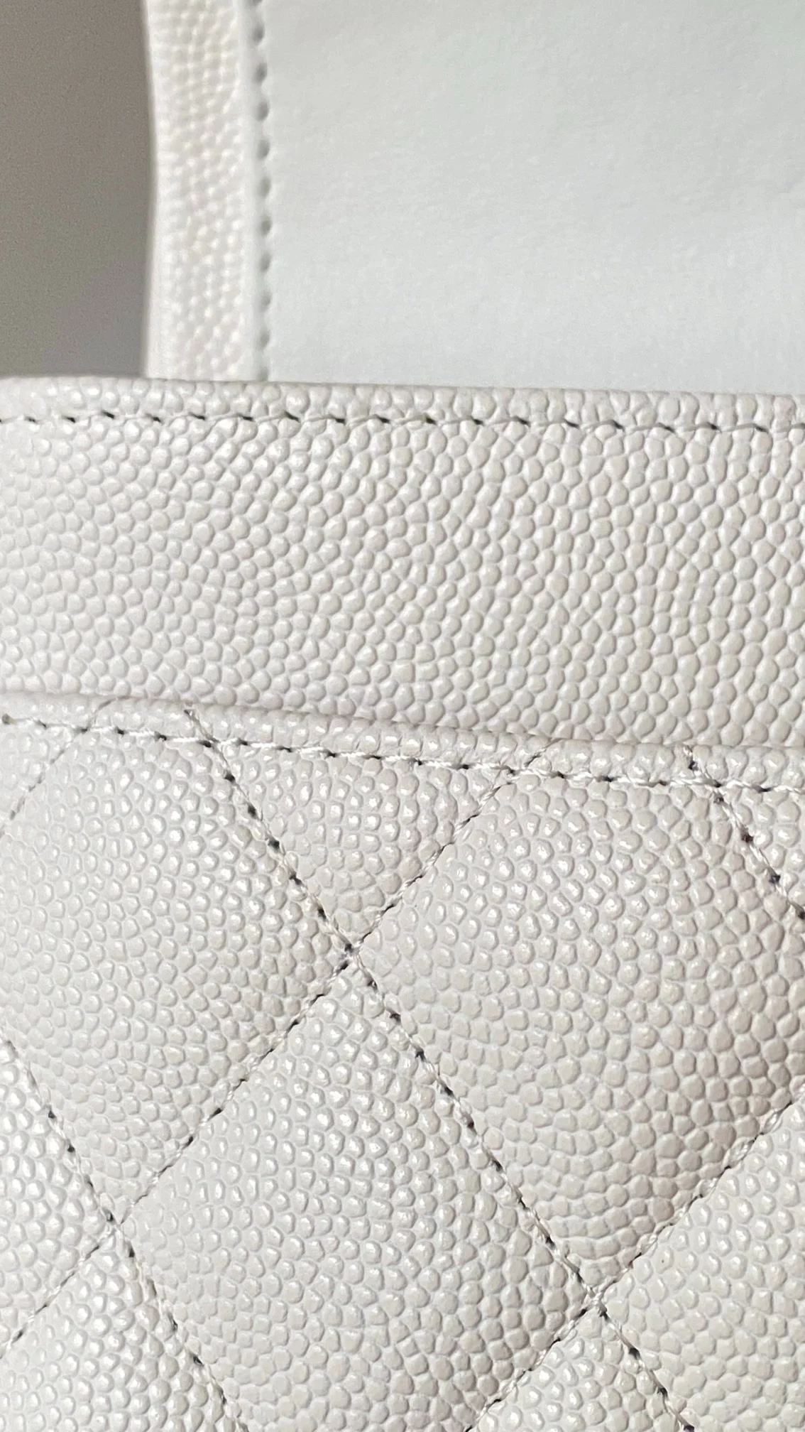 샤넬 클래식 스몰 캐비어 화이트 실버