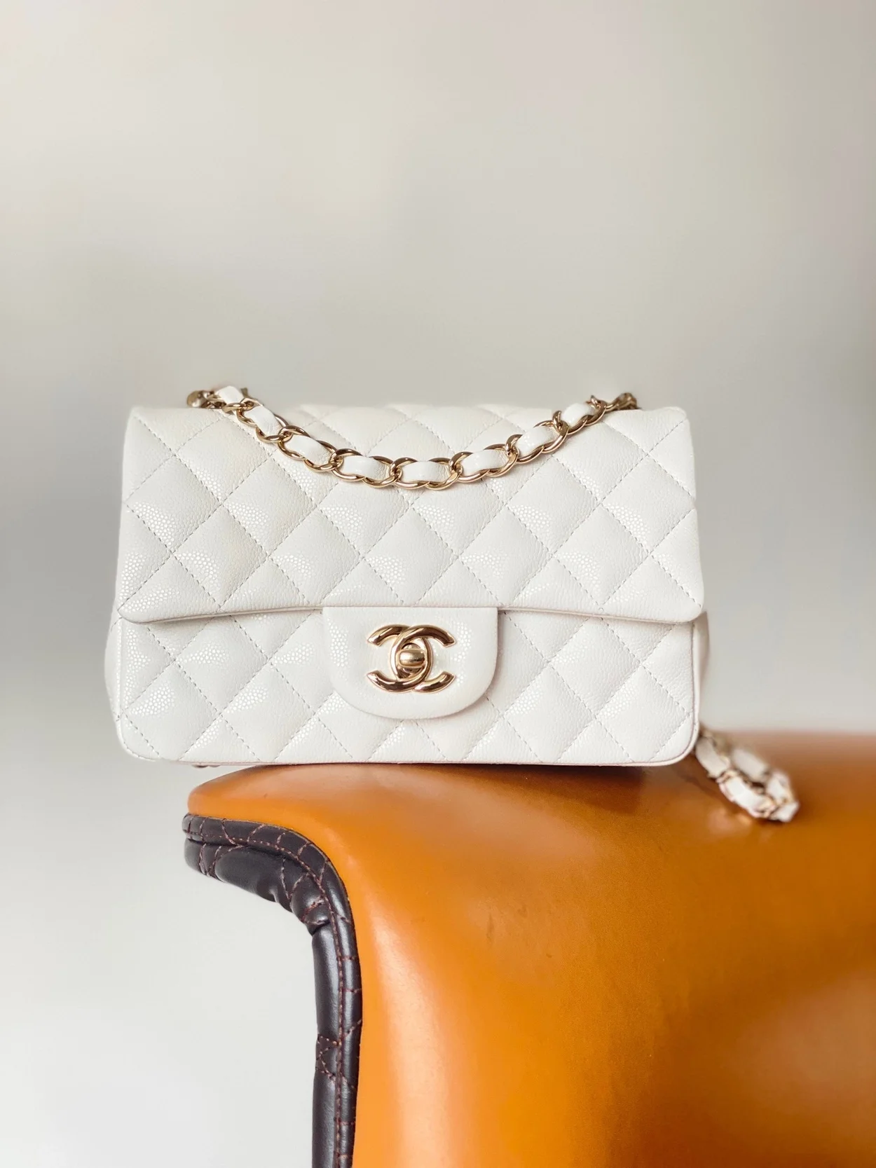 샤넬 클래식 미니 캐비어 화이트 골드