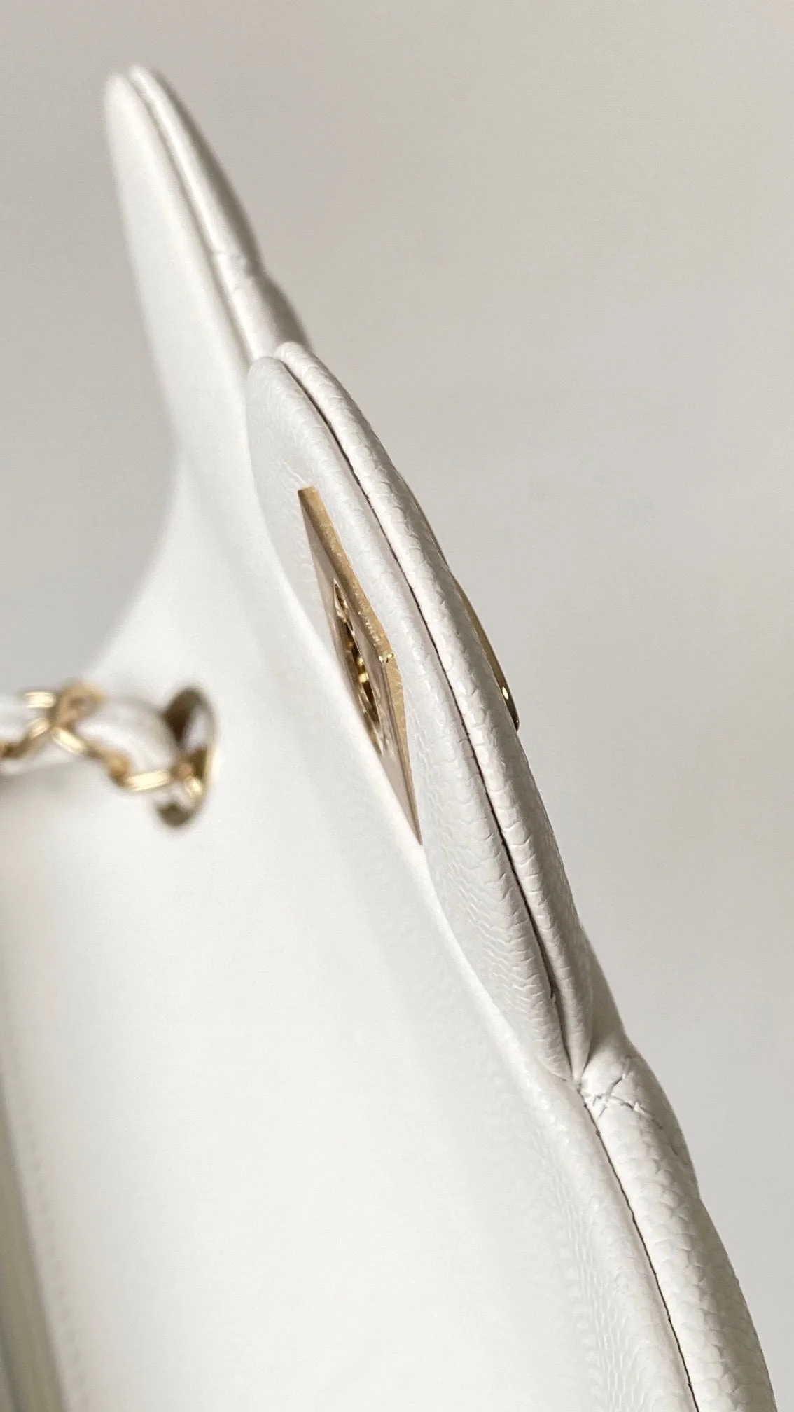 샤넬 클래식 미니 캐비어 화이트 골드