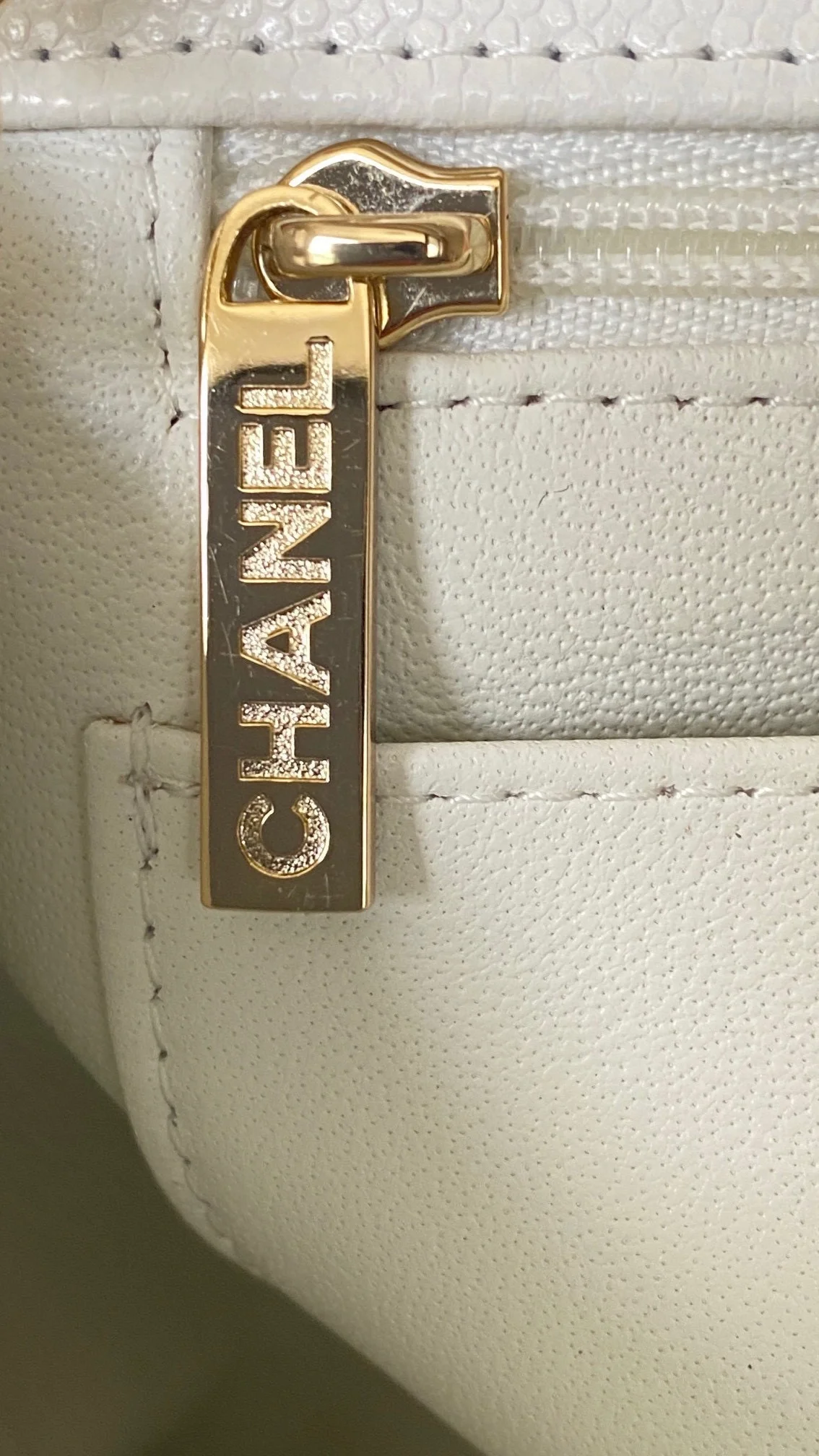 샤넬 클래식 미니 캐비어 화이트 골드