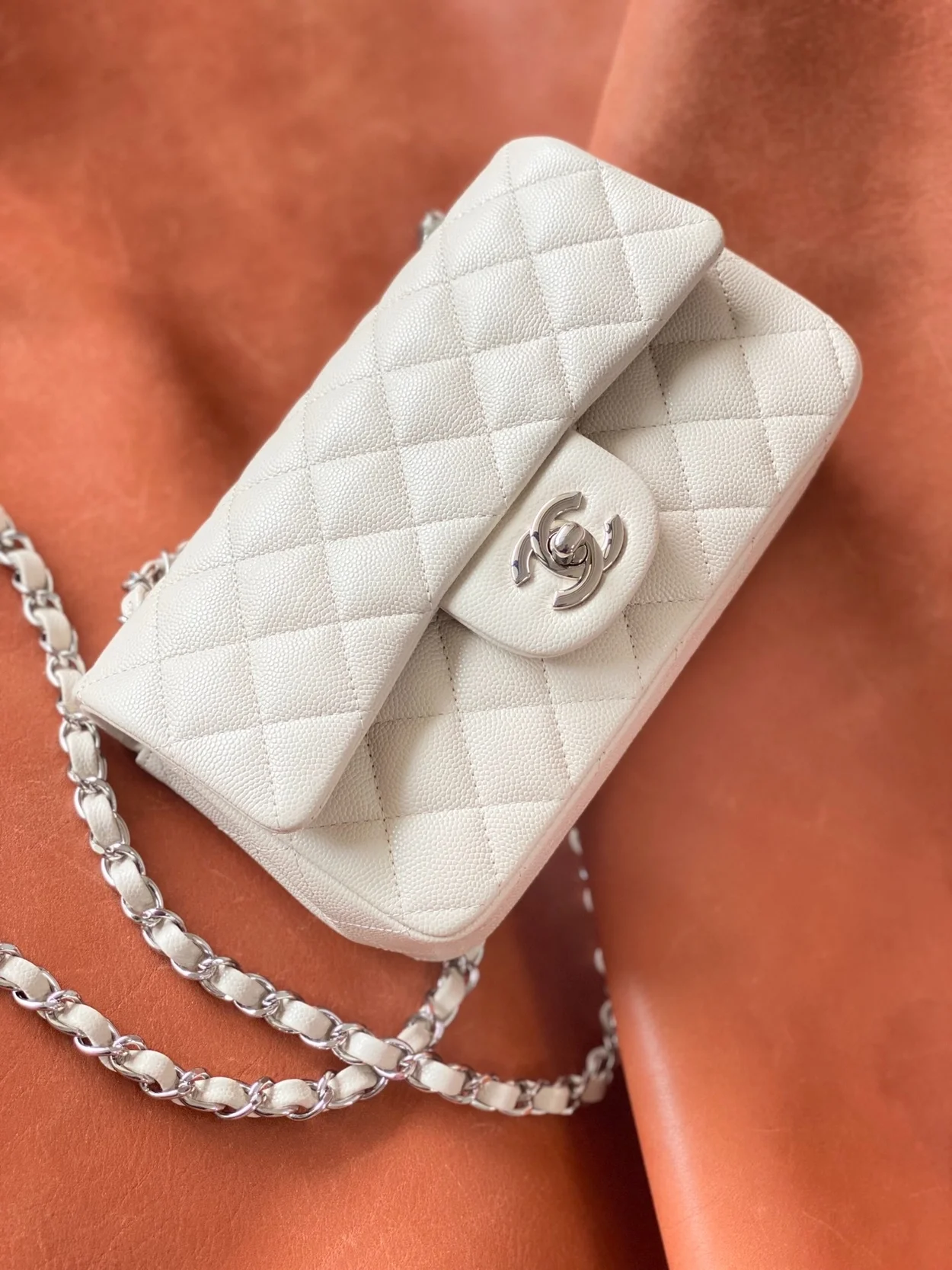 샤넬 클래식 미니 캐비어 화이트 실버