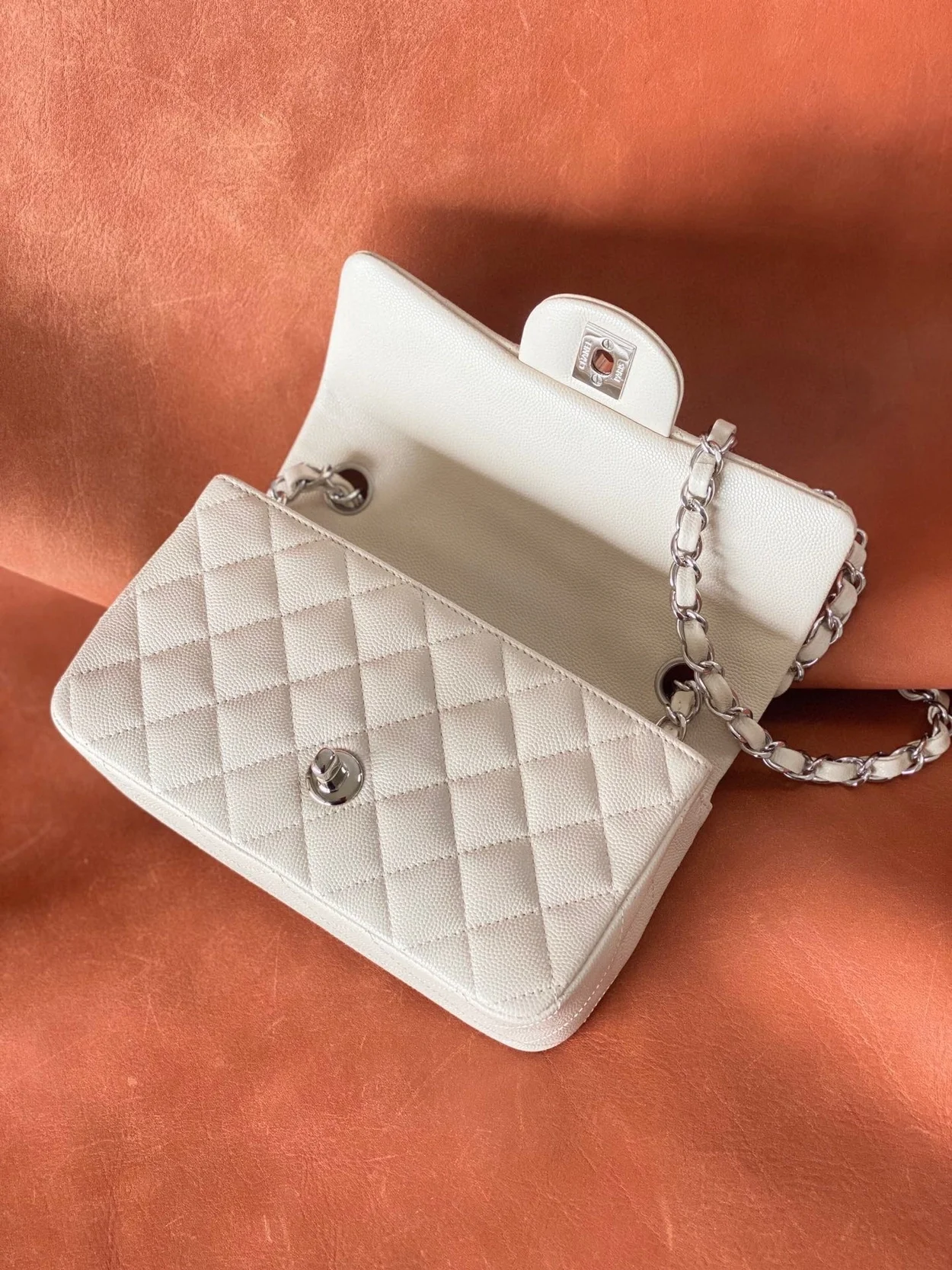 샤넬 클래식 미니 캐비어 화이트 실버