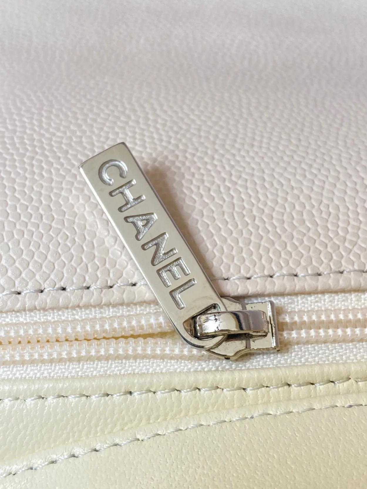 샤넬 클래식 미니 캐비어 화이트 실버