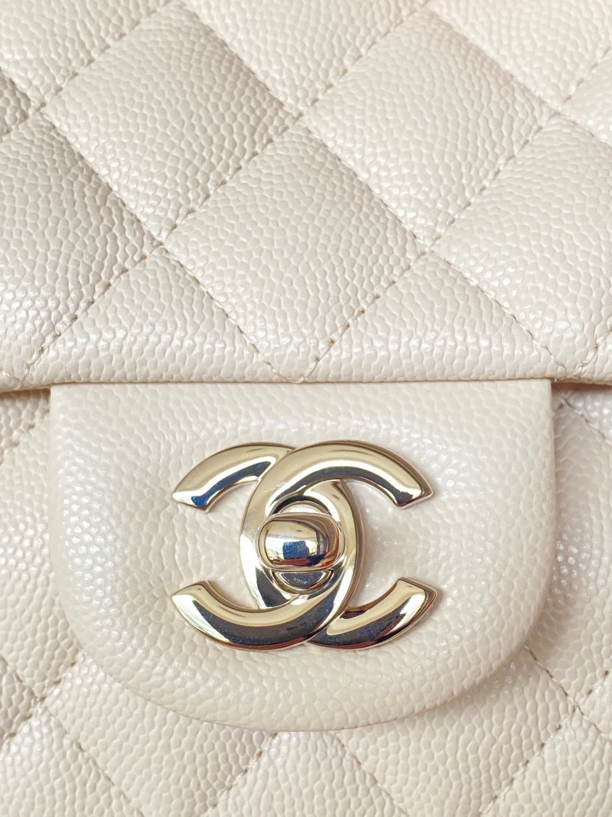 샤넬 클래식 미니 캐비어 화이트 실버