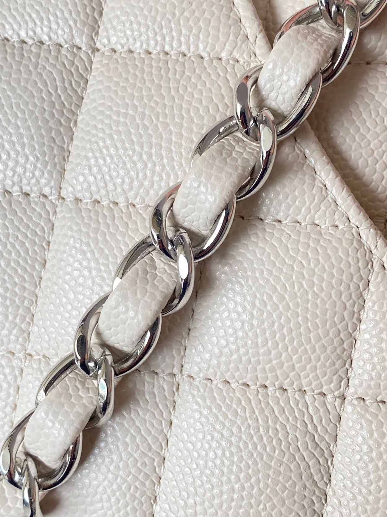 샤넬 클래식 미니 캐비어 화이트 실버