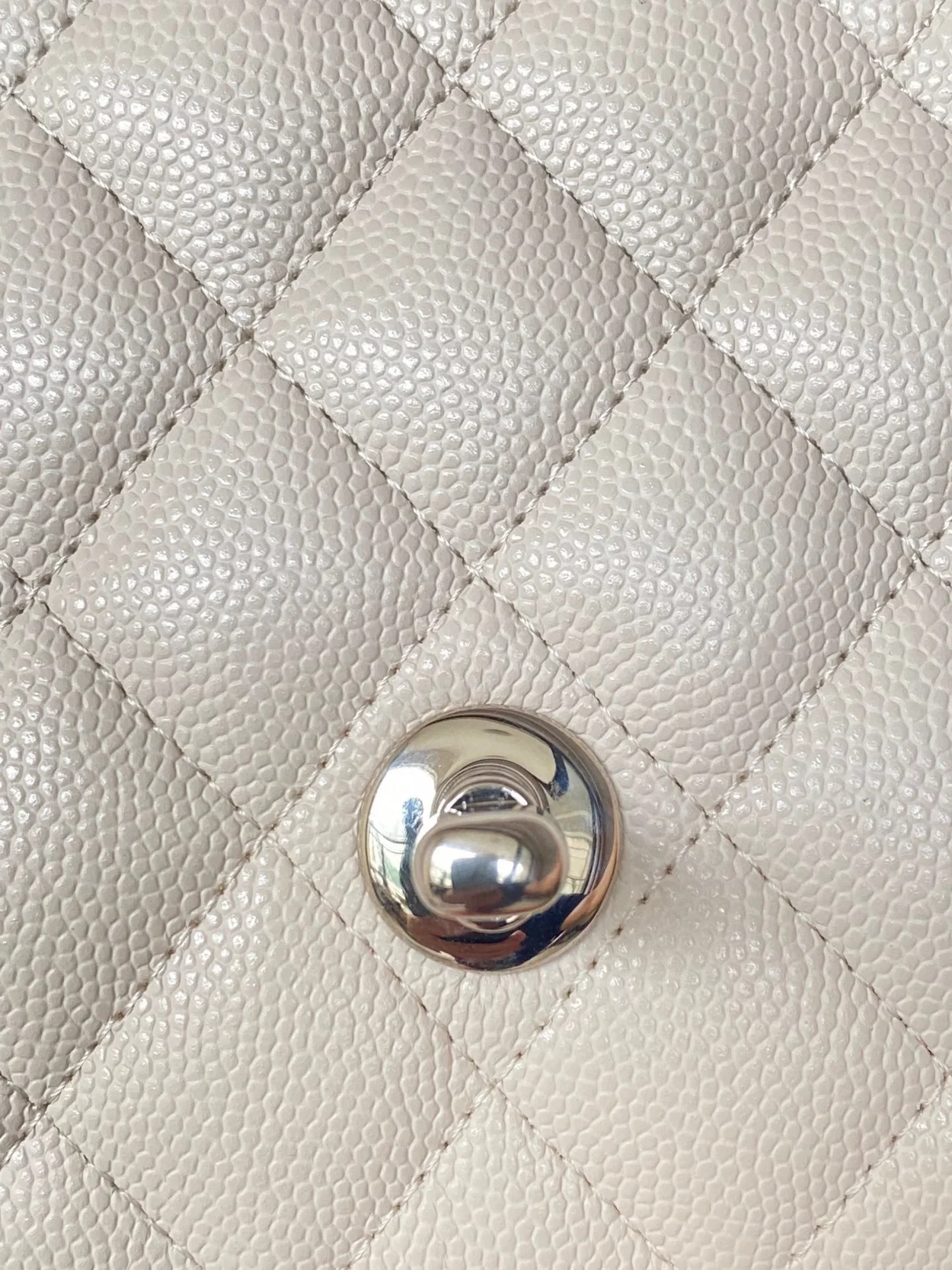 샤넬 클래식 미니 캐비어 화이트 실버