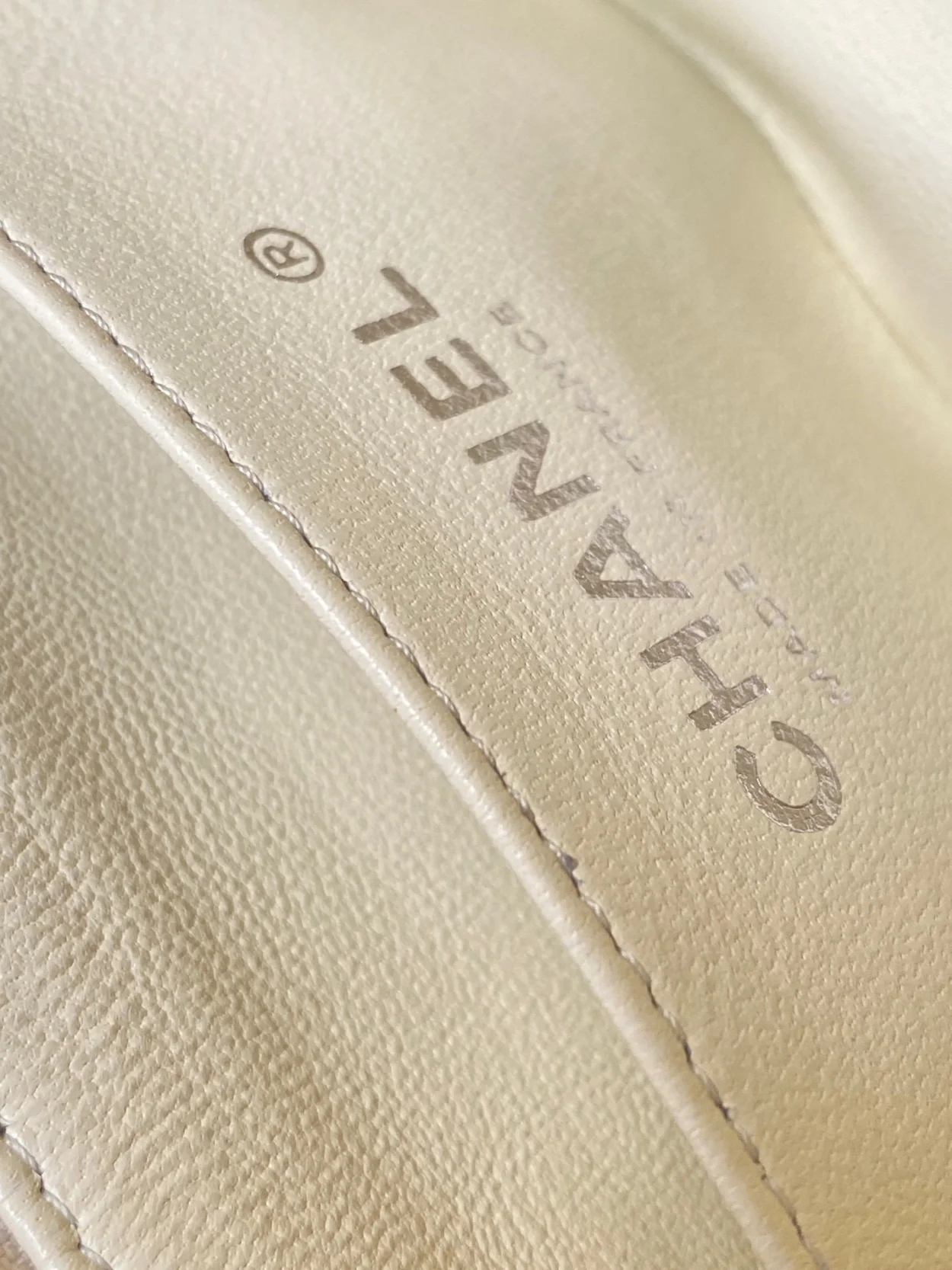 샤넬 클래식 미니 캐비어 화이트 실버