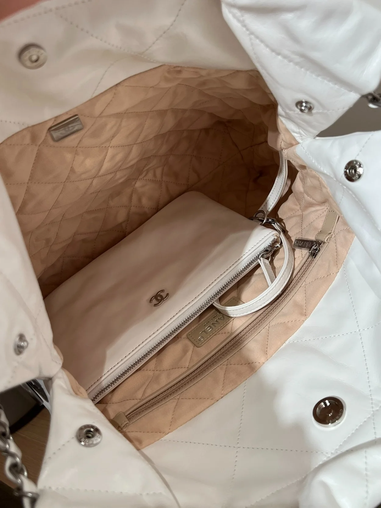 샤넬 22백 스몰 화이트 은장