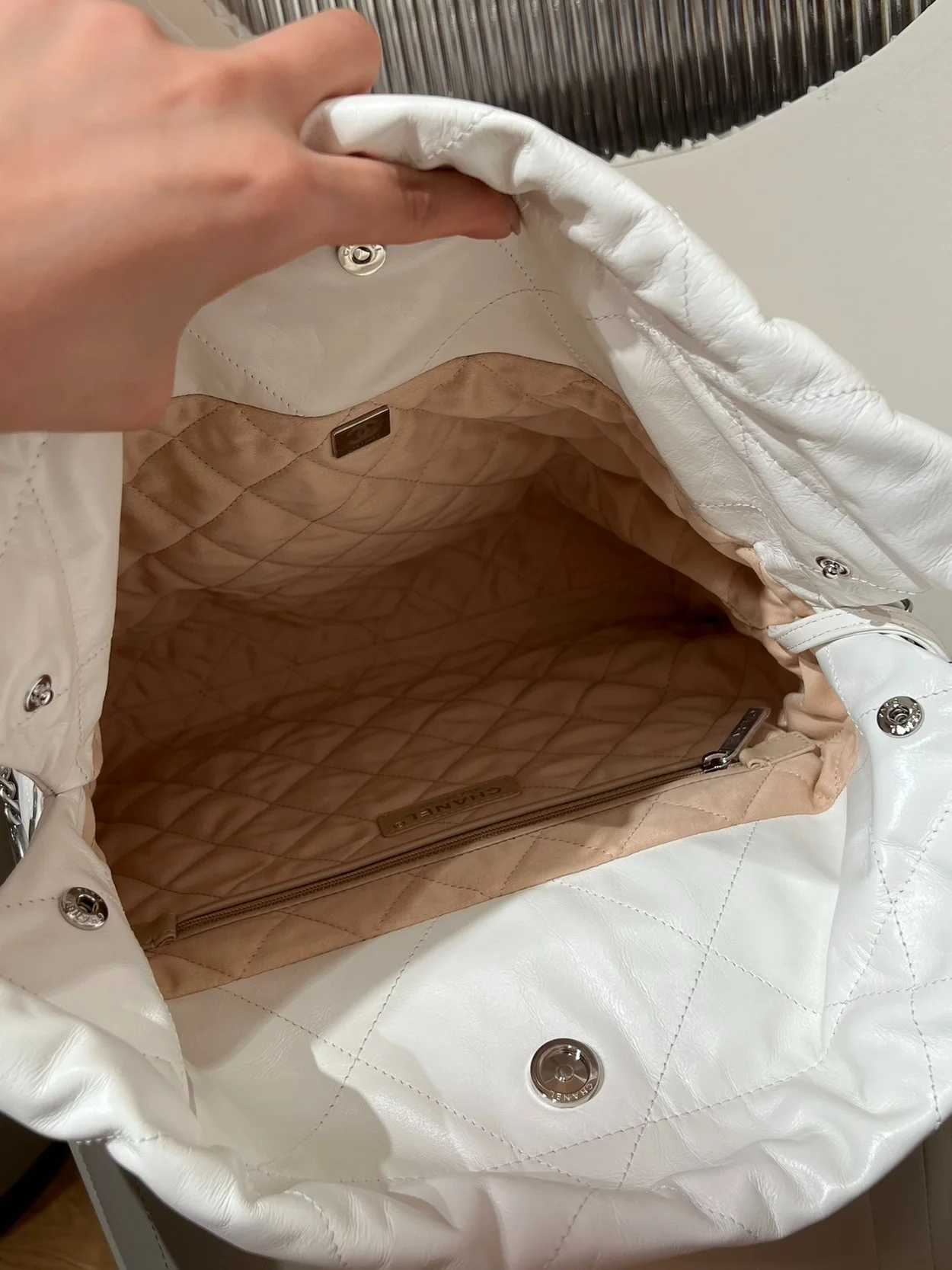 샤넬 22백 스몰 화이트 은장