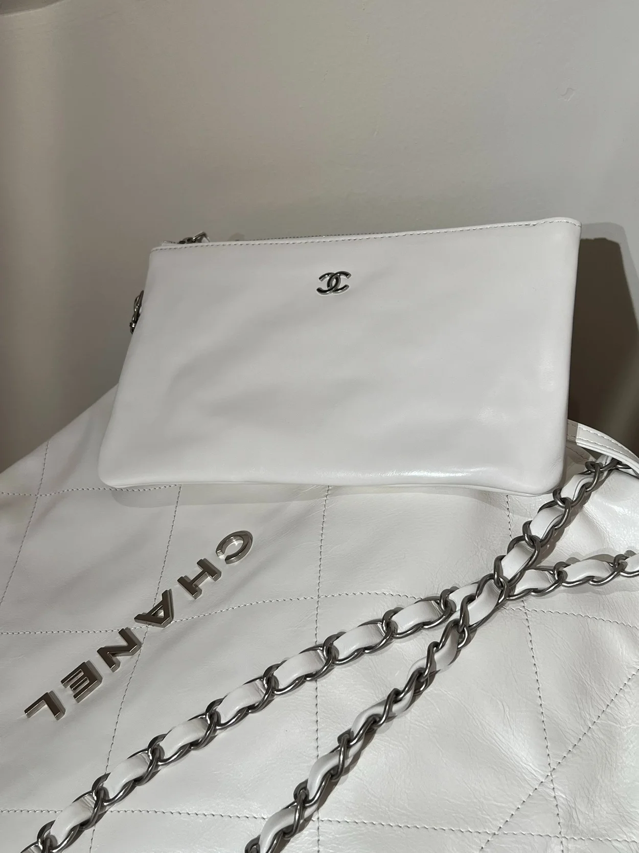 샤넬 22백 스몰 화이트 은장