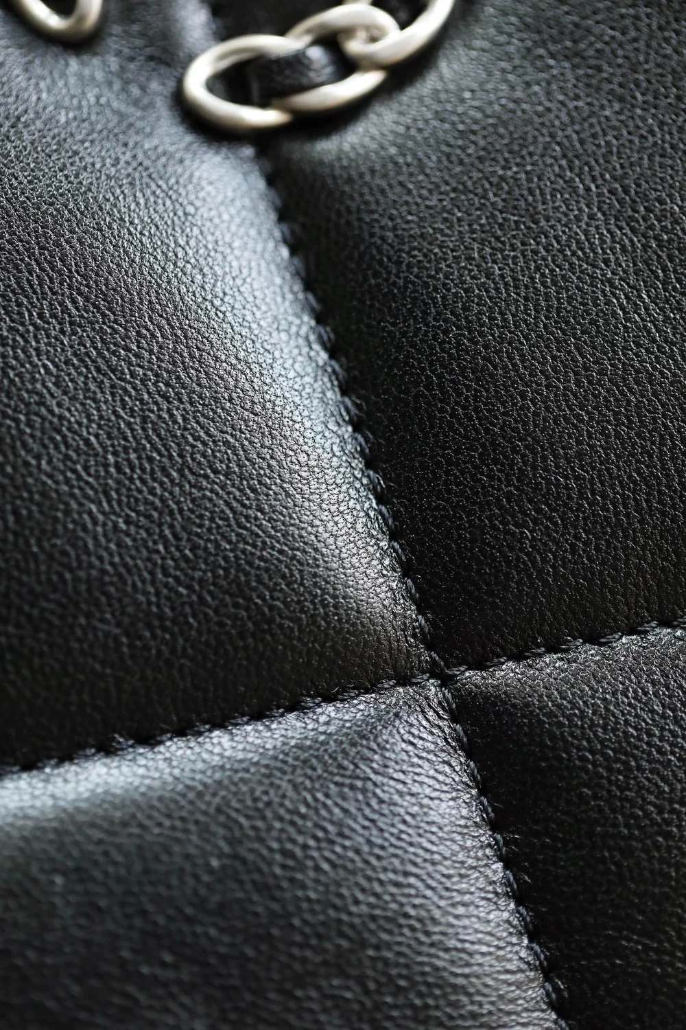 샤넬 19백 미디움 램스킨 블랙 실버