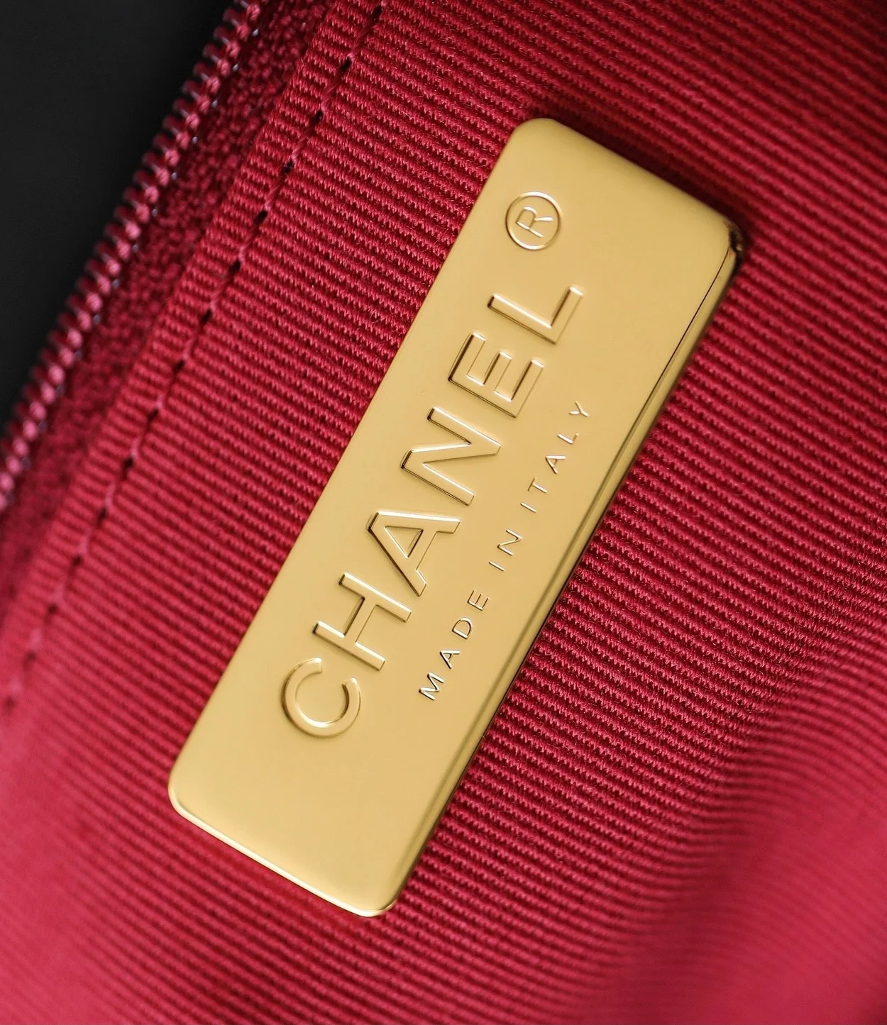 샤넬 19백 미디움 램스킨 블랙 실버