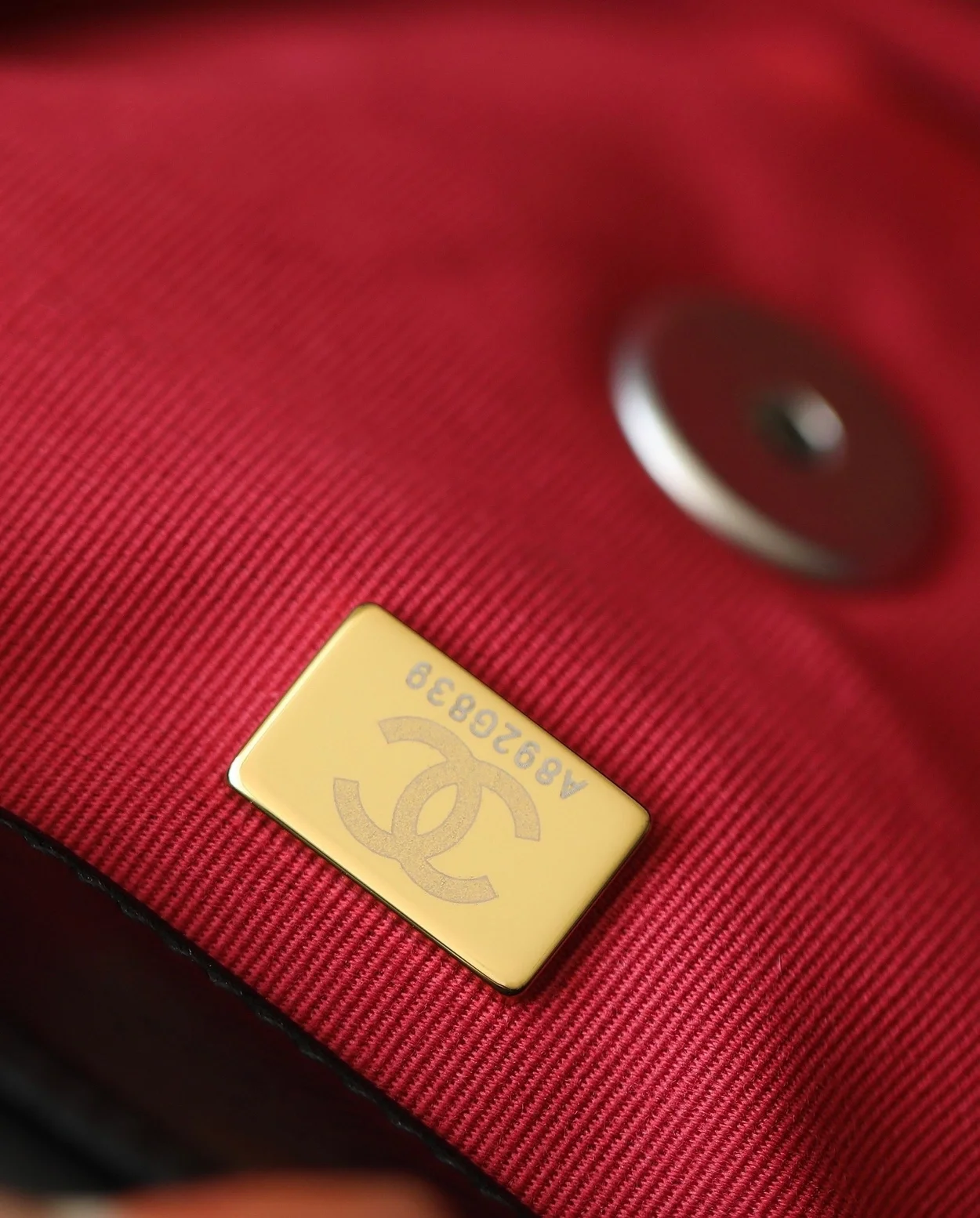 샤넬 19백 미디움 램스킨 블랙 실버