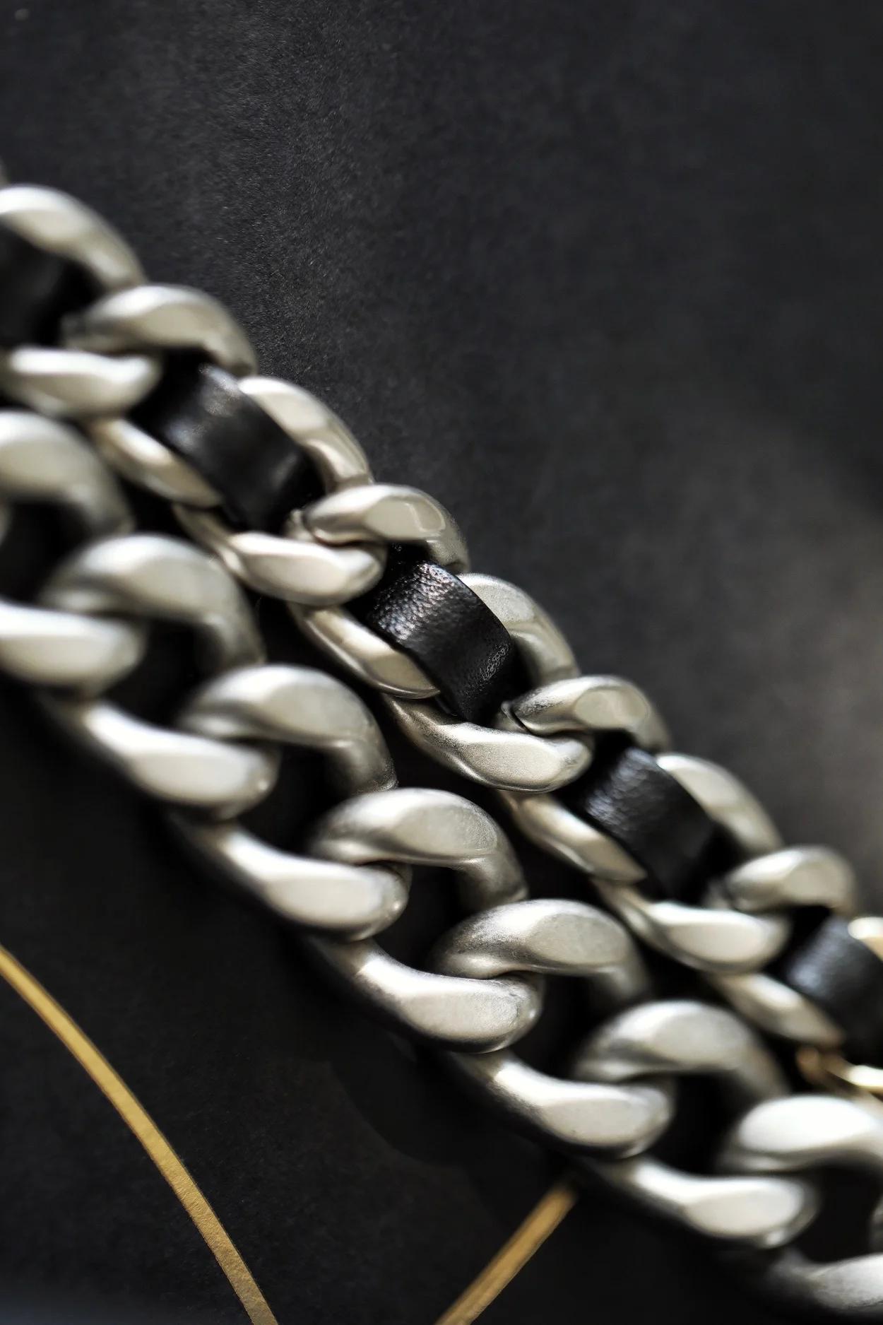 샤넬 19백 미디움 램스킨 블랙 실버