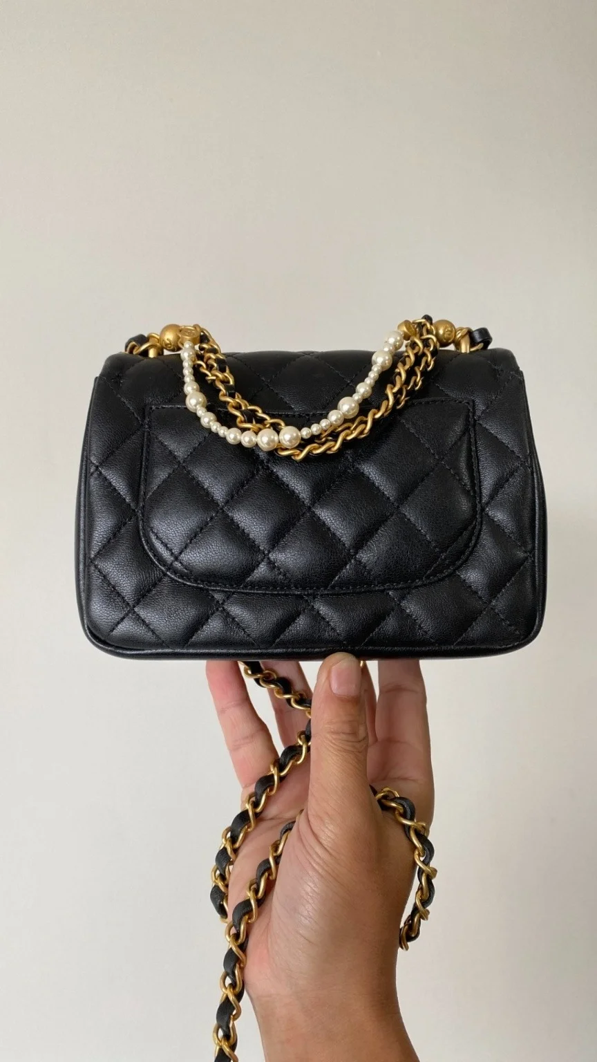 샤넬 24P 진주체인 쁘띠삭 미니 플랩백 AS4384