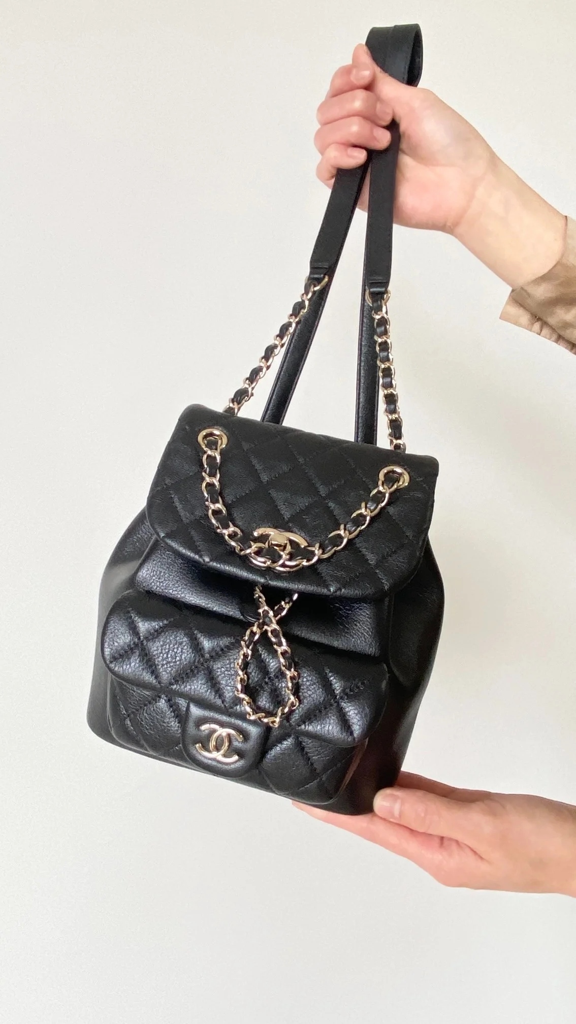 샤넬 원 포켓 듀마 백팩 스몰 카프스킨 블랙