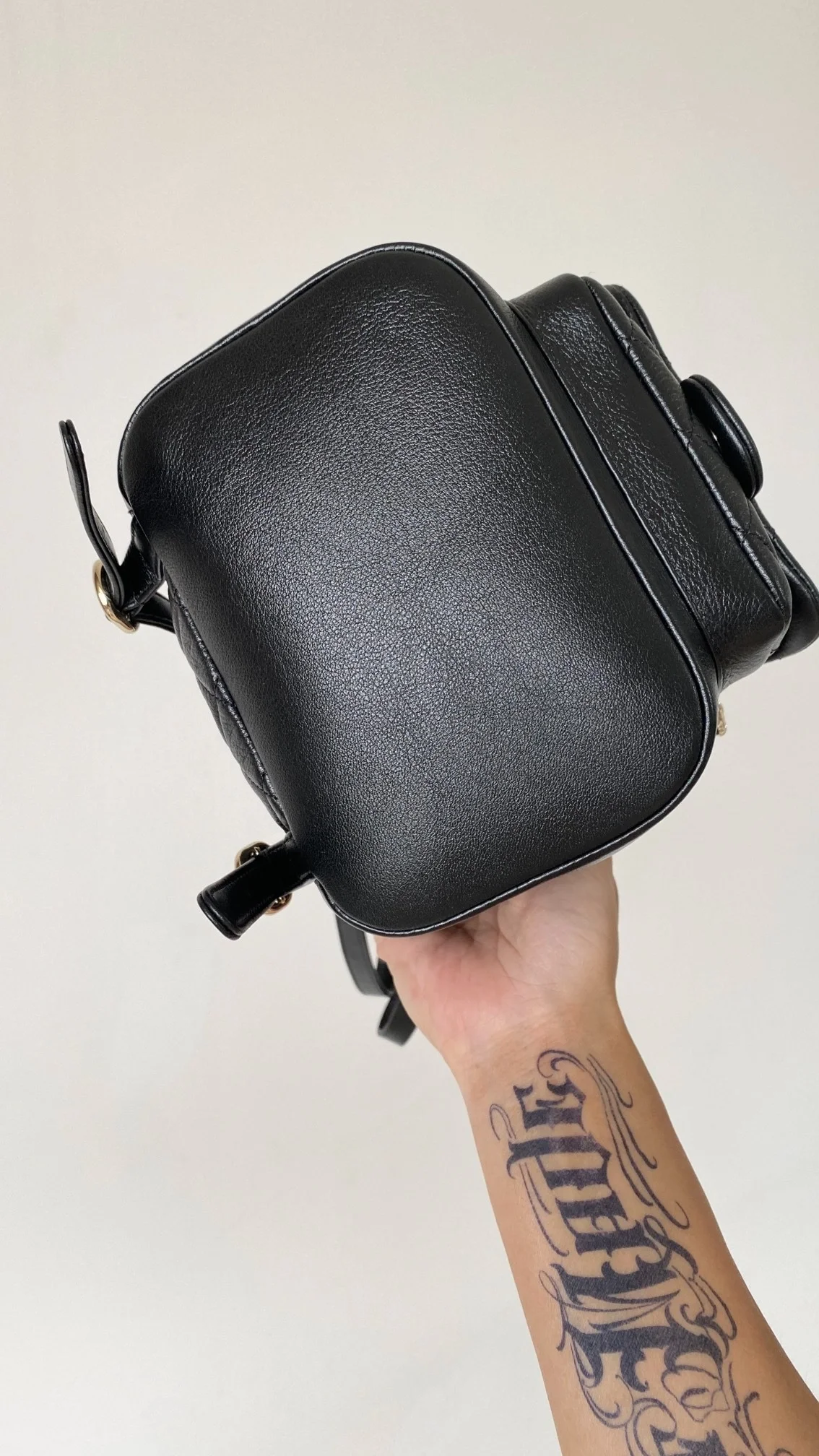 샤넬 원 포켓 듀마 백팩 스몰 카프스킨 블랙