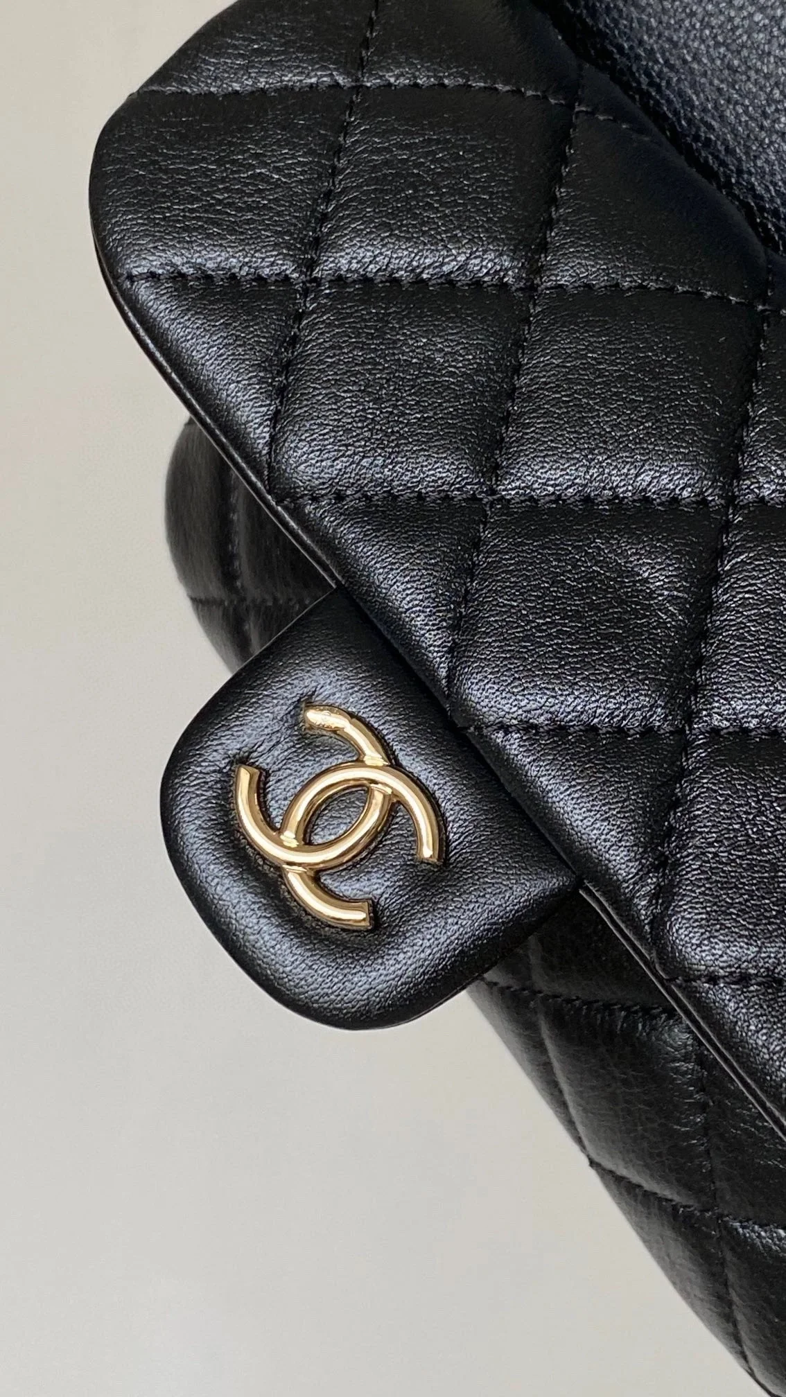 샤넬 원 포켓 듀마 백팩 스몰 카프스킨 블랙