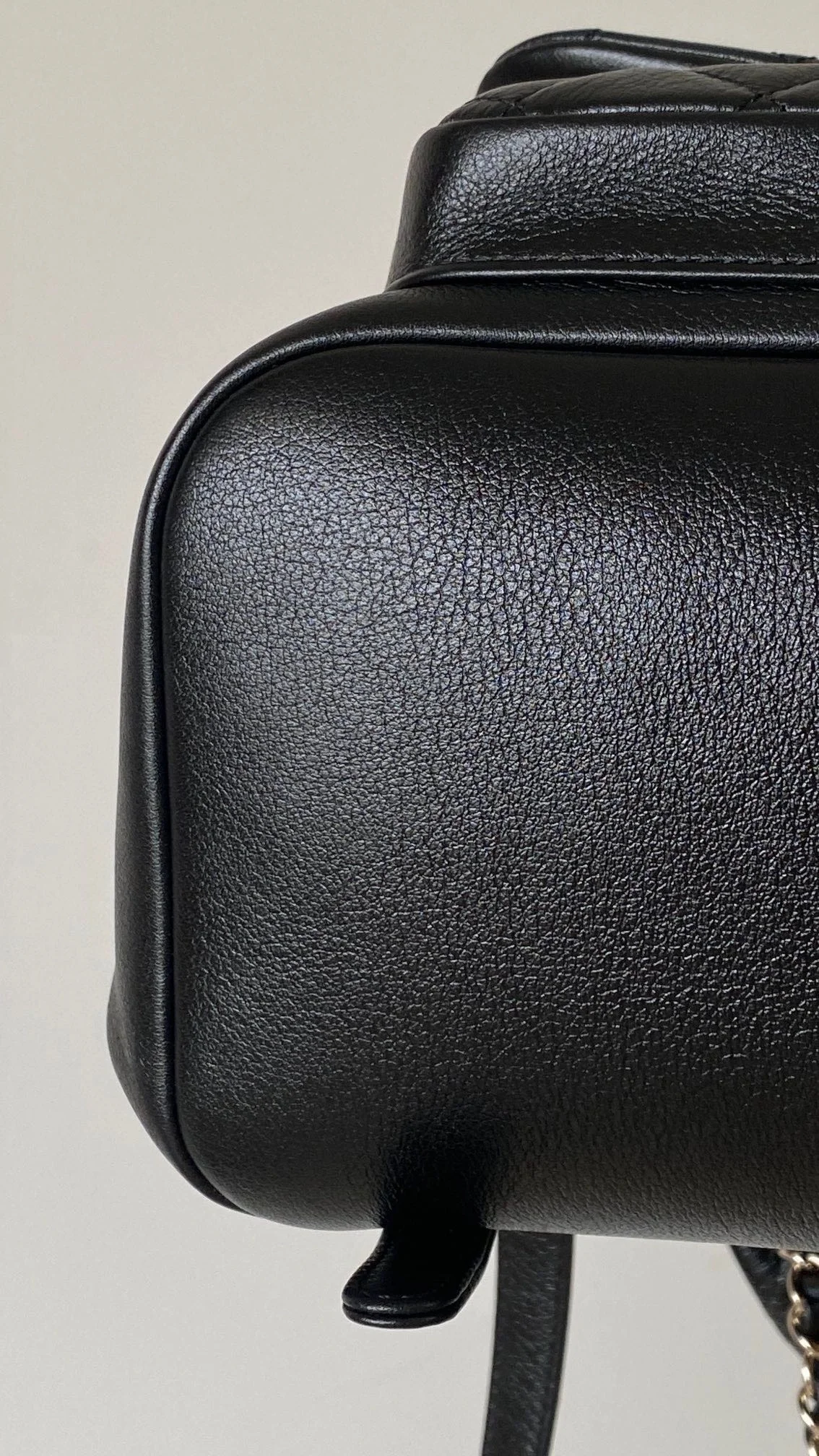 샤넬 원 포켓 듀마 백팩 스몰 카프스킨 블랙