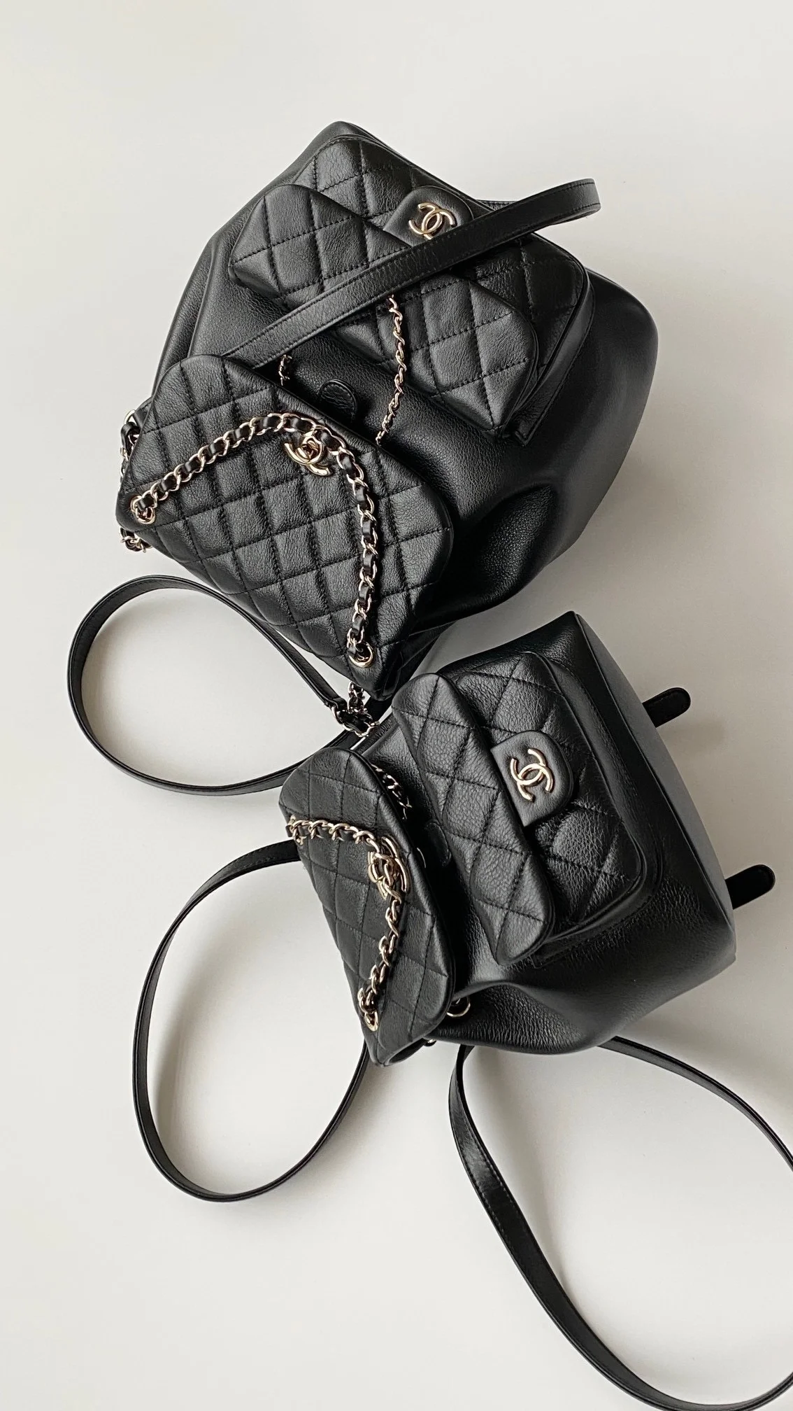 샤넬 원 포켓 듀마 백팩 스몰 카프스킨 블랙