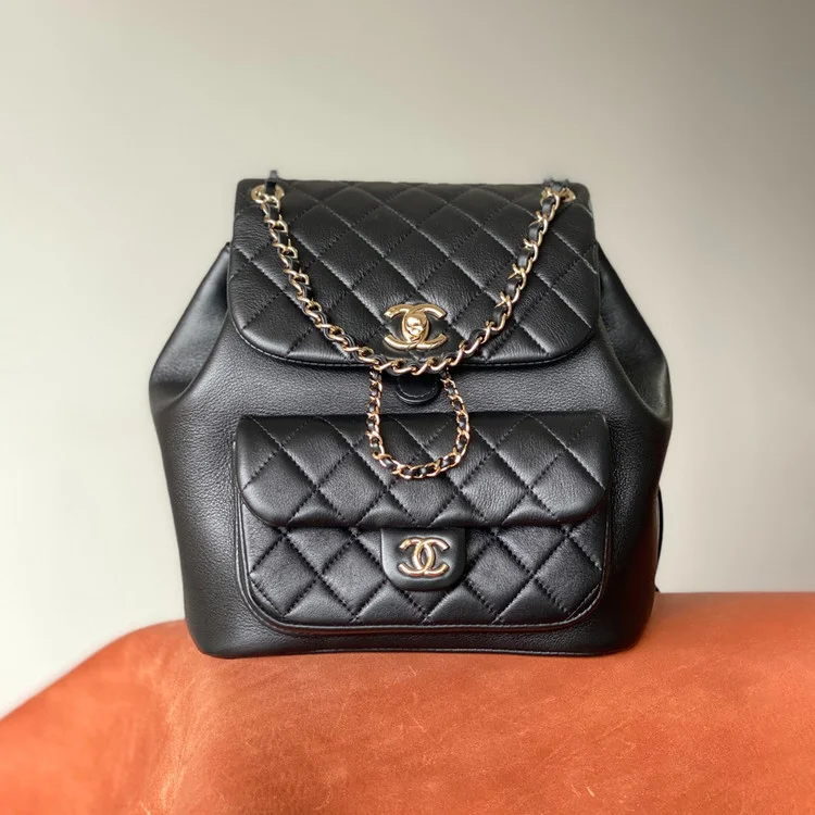 샤넬 원 포켓 듀마 백팩 미디움 카프스킨 블랙